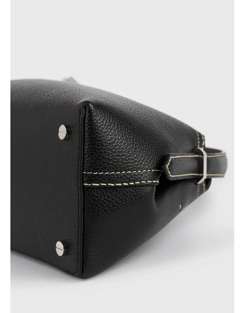 TOTEME T-LOCK GRAINED LEATHER SHOULDER