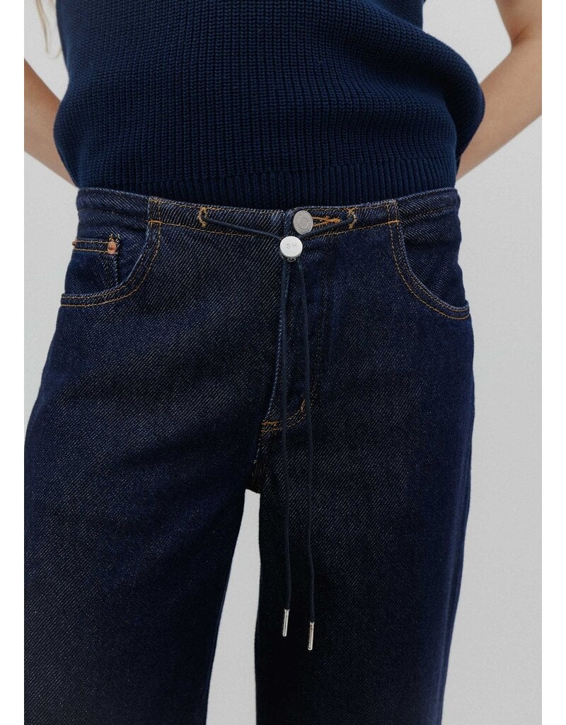 STILL HERE COOL JEAN