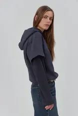 STILL HERE 2TEE SWEATSHIRT