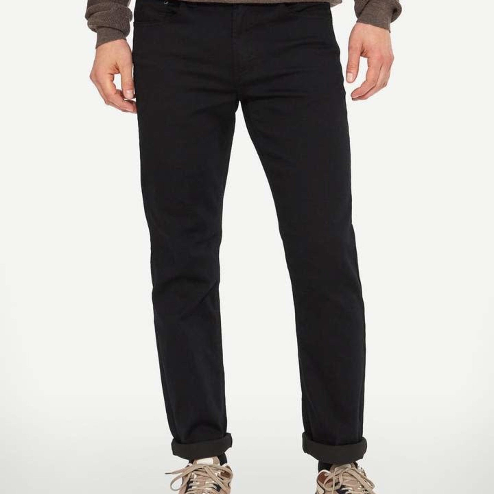 Lois Jeans Canada The "Brad Slim 6240-99" by Lois Jeans