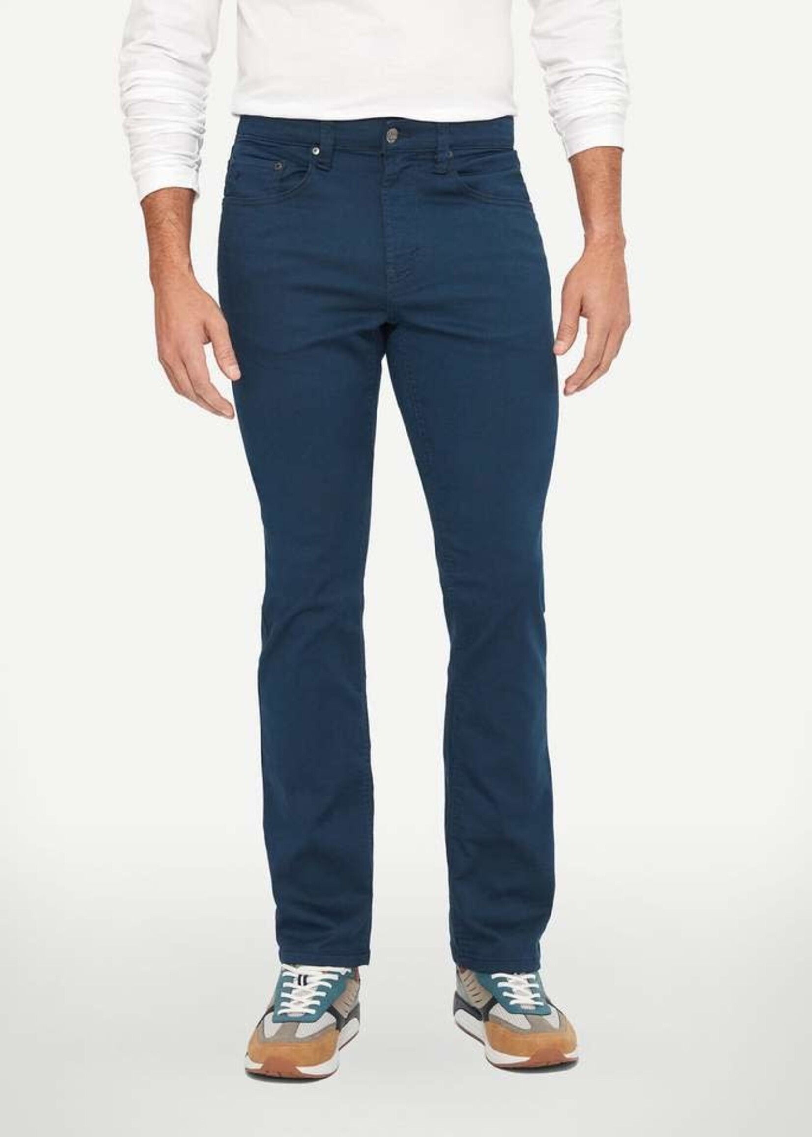 Lois Jeans Canada The "Brad Slim 6240-32" by Lois Jeans