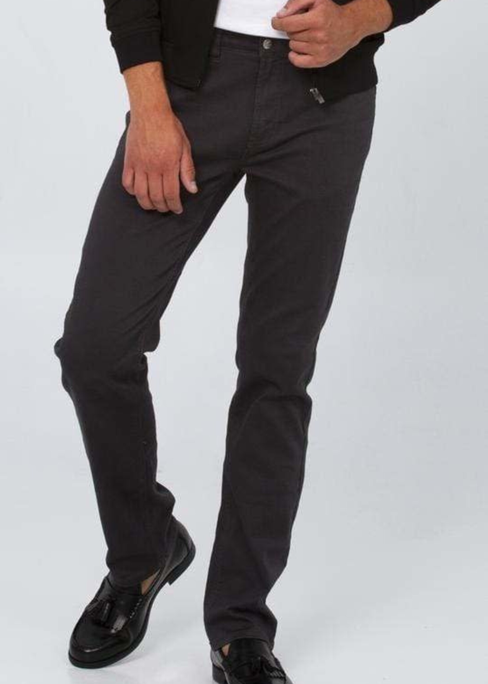 Lois Jeans Canada The "Brad Slim 6240-97" by Lois Jeans