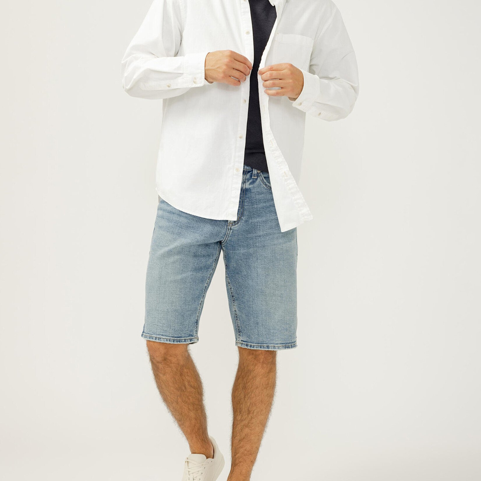 Silver Jeans ZAC RELAXED JEAN SHORT | Split