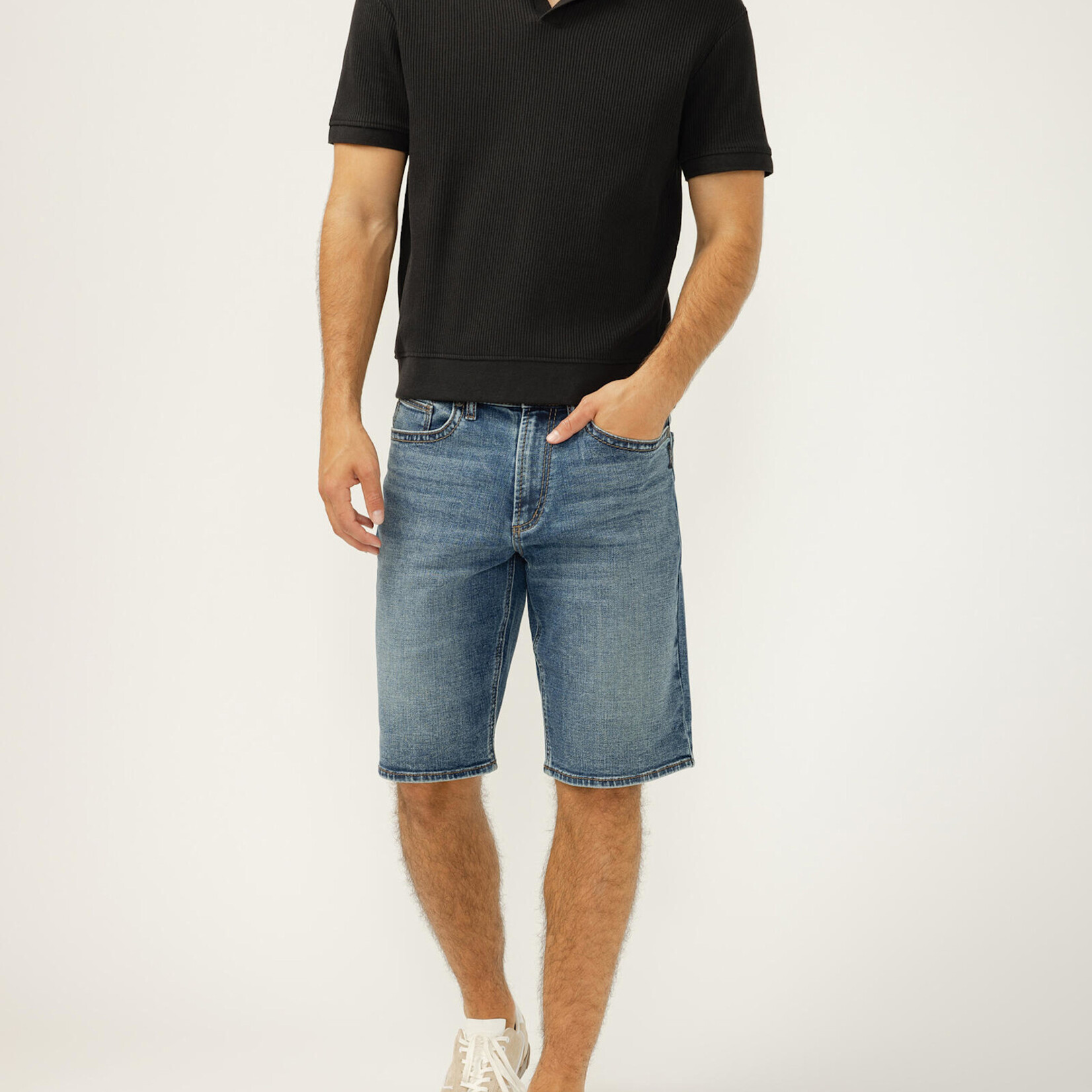 Silver Jeans ZAC RELAXED JEAN SHORT | Porto