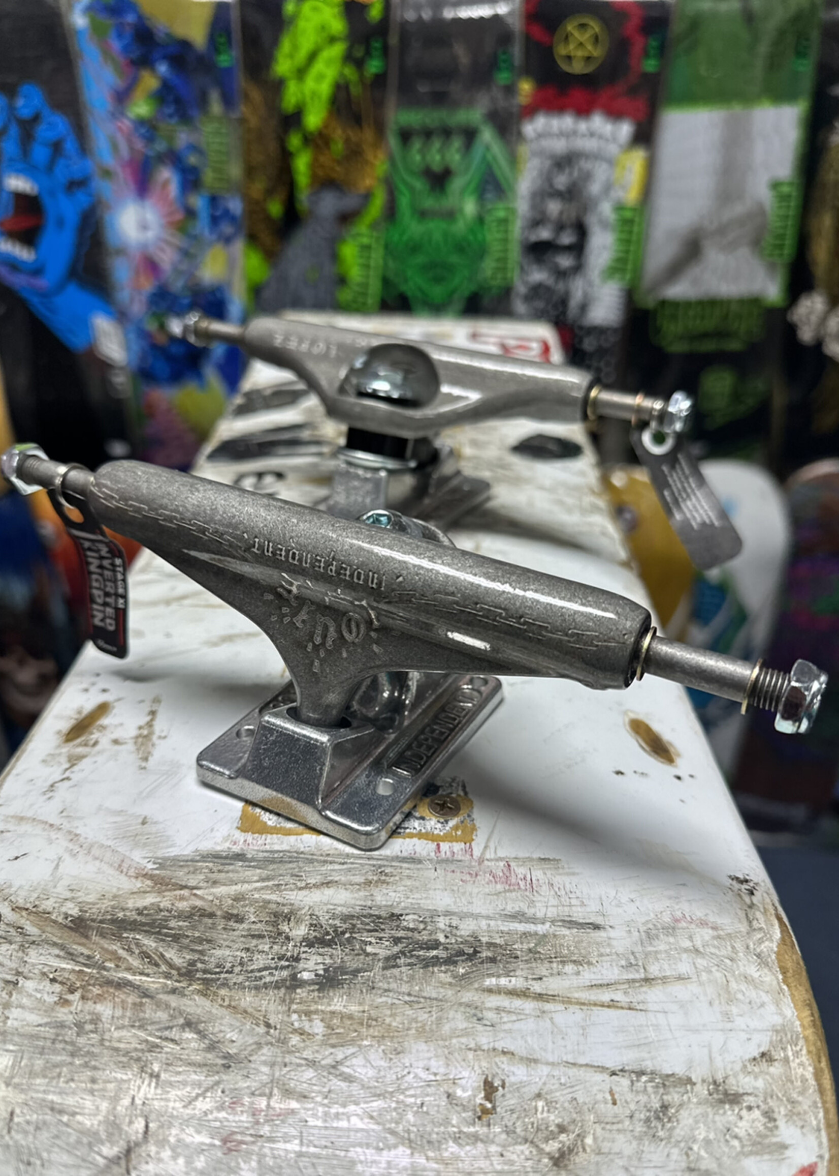 Independent Trucks INDEPENDENT - Stage 11 Louie Lopez Laser Etched Trucks Pair - 144 Axle 8.25"