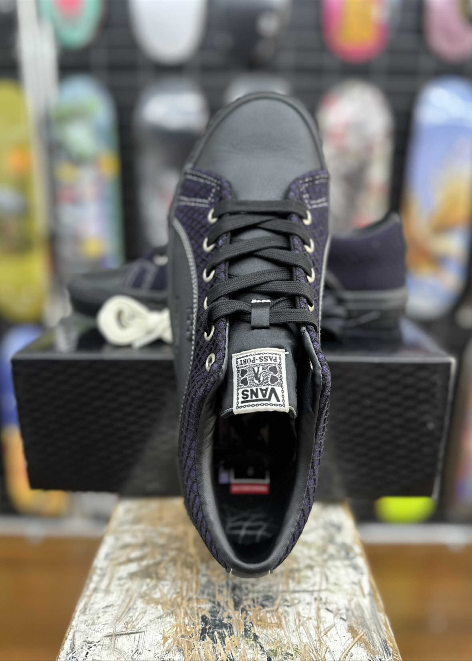 Vans VANS x PASS~PORT - Skate Lampin Black/Purple