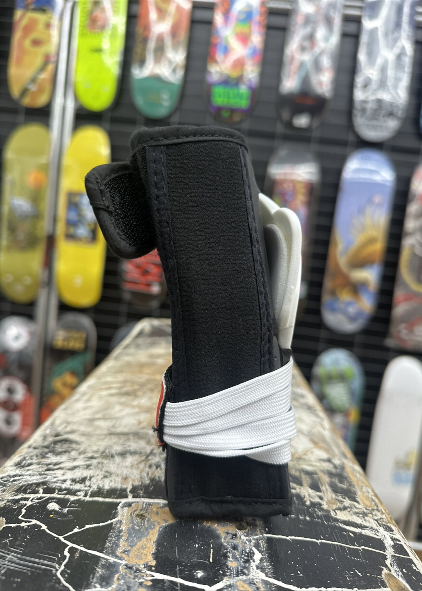 Ennui ENNUI - Street Wrist Guards Pair Black/White