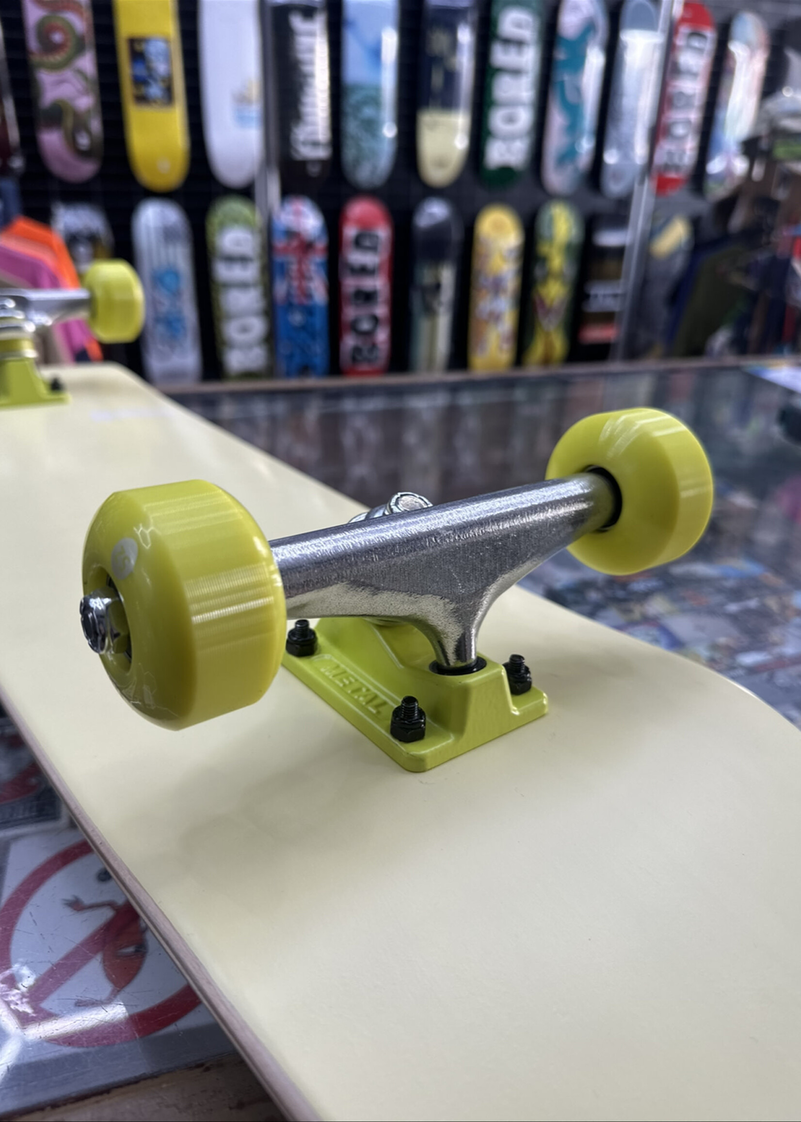 Holiday Skateboards HOLIDAY SKATEBOARDS - Sunday Best Cream/Yellow - Complete - 7.75"