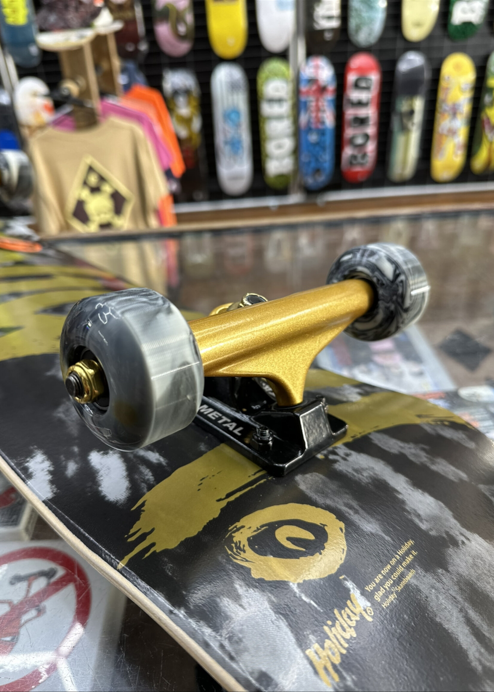 Holiday Skateboards HOLIDAY SKATEBOARDS - Tie Dye Black Gold Trucks - Complete 8.0"