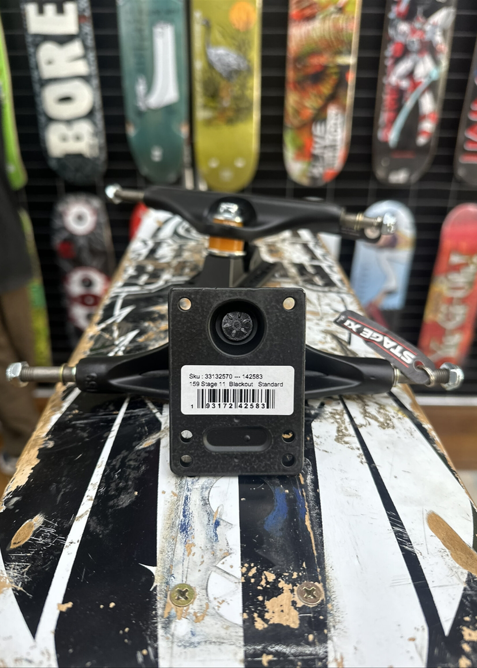 Independent Trucks INDEPENDENT - Stage 11 Standard Trucks Blackout Pair