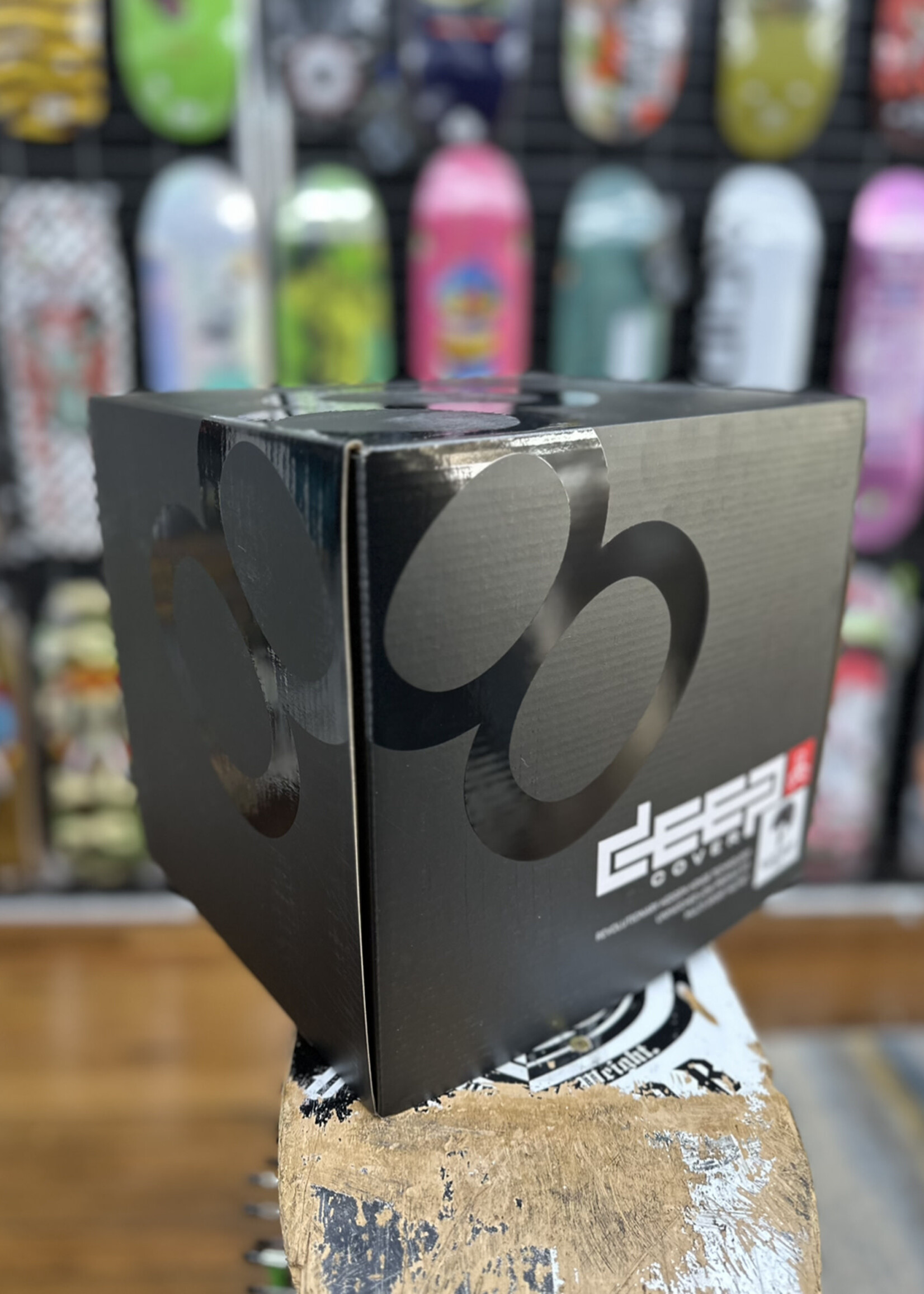 Triple 8 TRIPLE 8 - Deep Cover Elliot Sloan Helmet