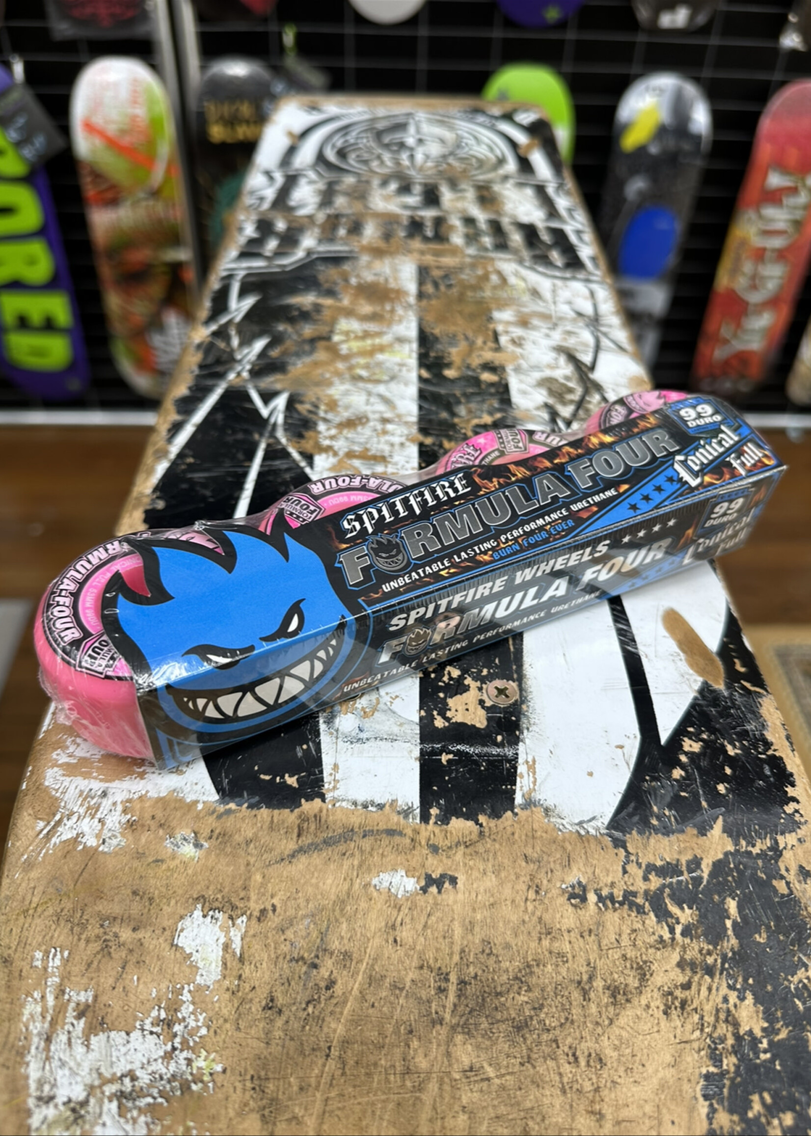 Spitfire Wheels SPITFIRE WHEELS - Formula Four Conical Full Pink - 53mm 99a