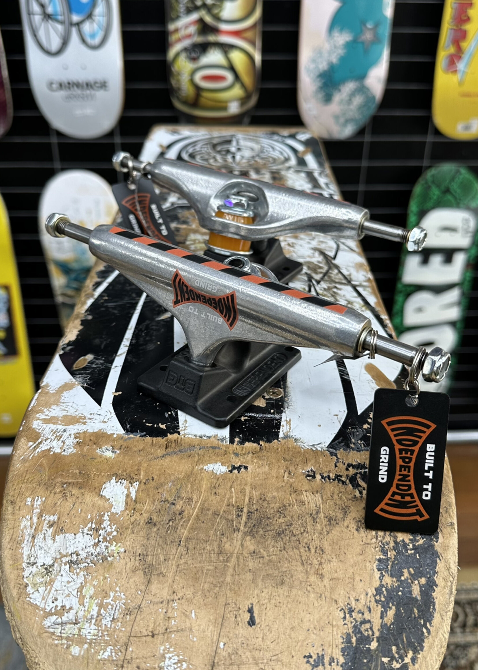 Independent Trucks INDEPENDENT - Stage 11 Standard Trucks BTG Pair - Silver/Black  - 149 Axle 8.5"