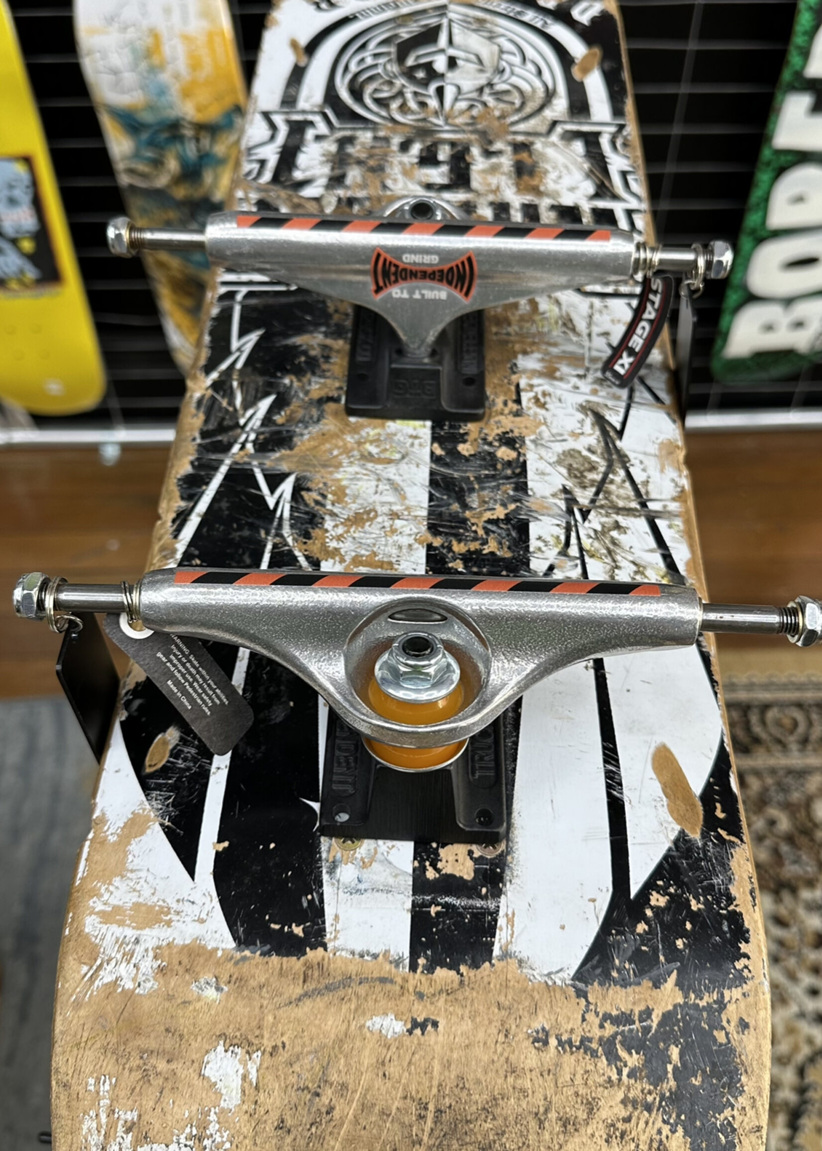 Independent Trucks INDEPENDENT - Stage 11 Standard Trucks BTG Pair - Silver/Black  - 149 Axle 8.5"