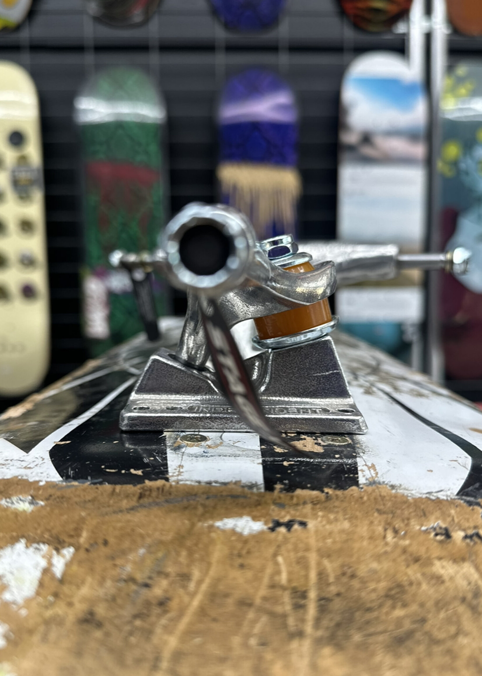 Independent Trucks INDEPENDENT - Stage 11 TFunk Silver Laser Etched Trucks Pair