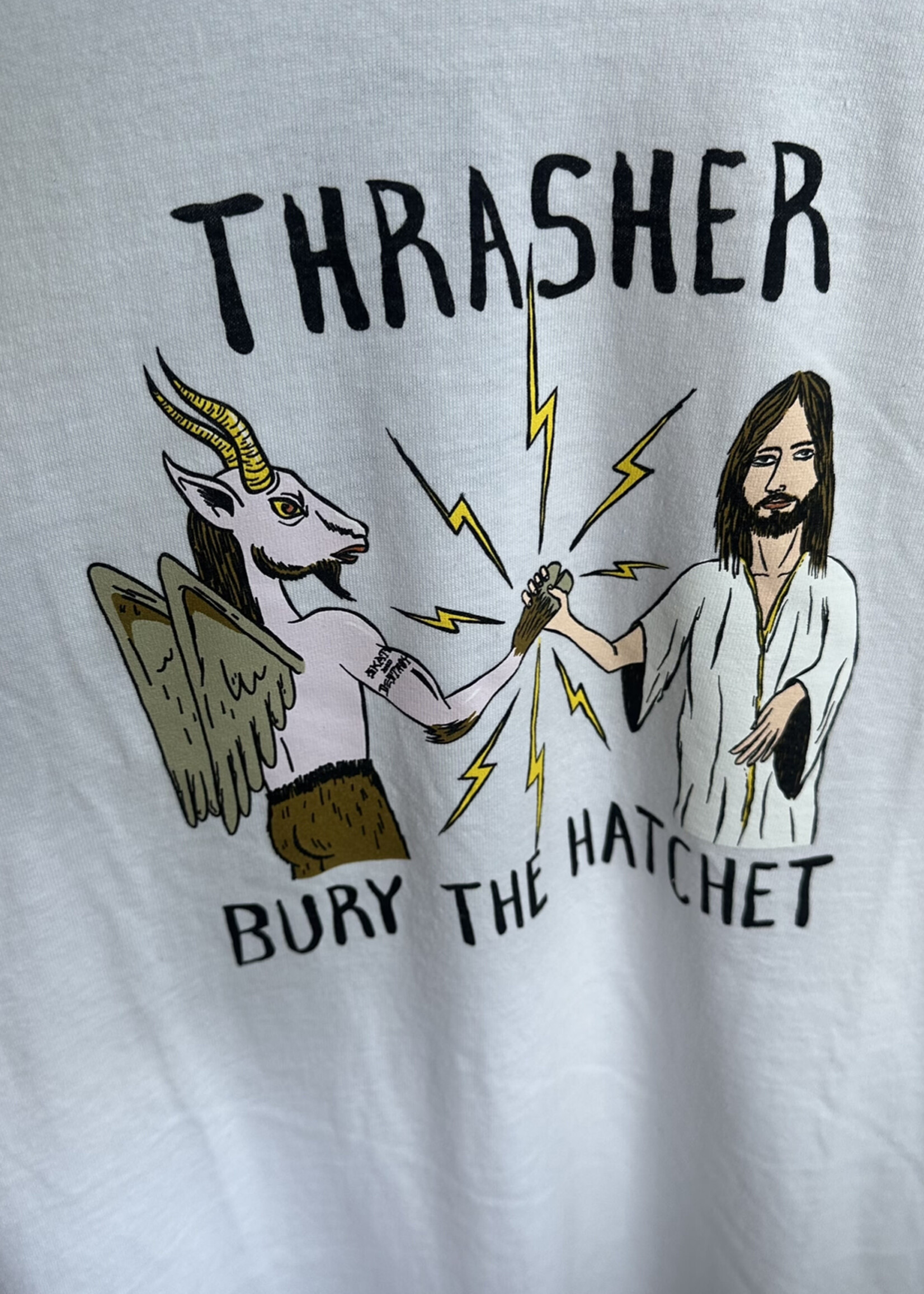 Thrasher THRASHER x TOY MACHINE - Bury the Hatchett Tee