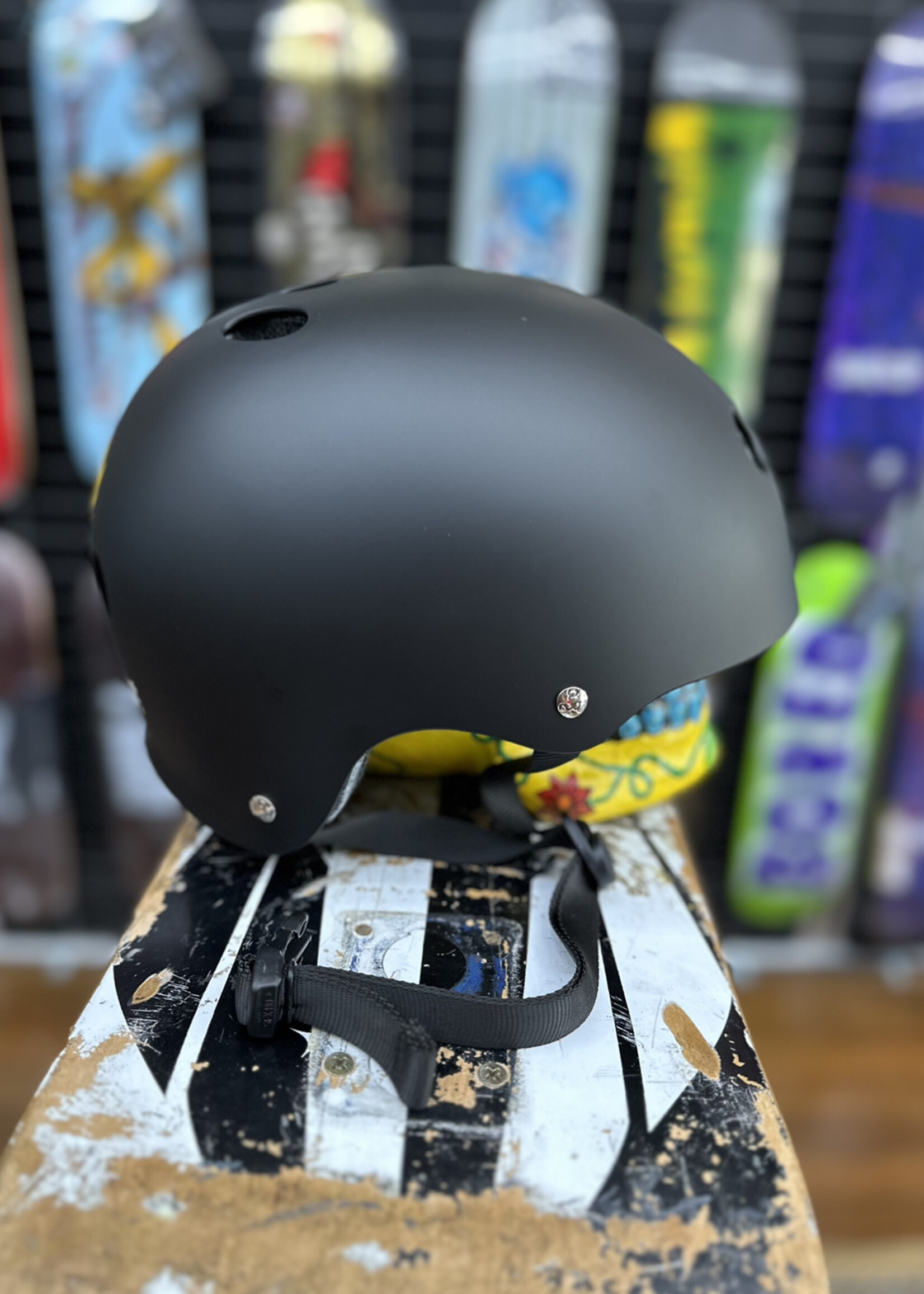 Triple 8 TRIPLE 8 - Deep Cover Mike McGill Helmet