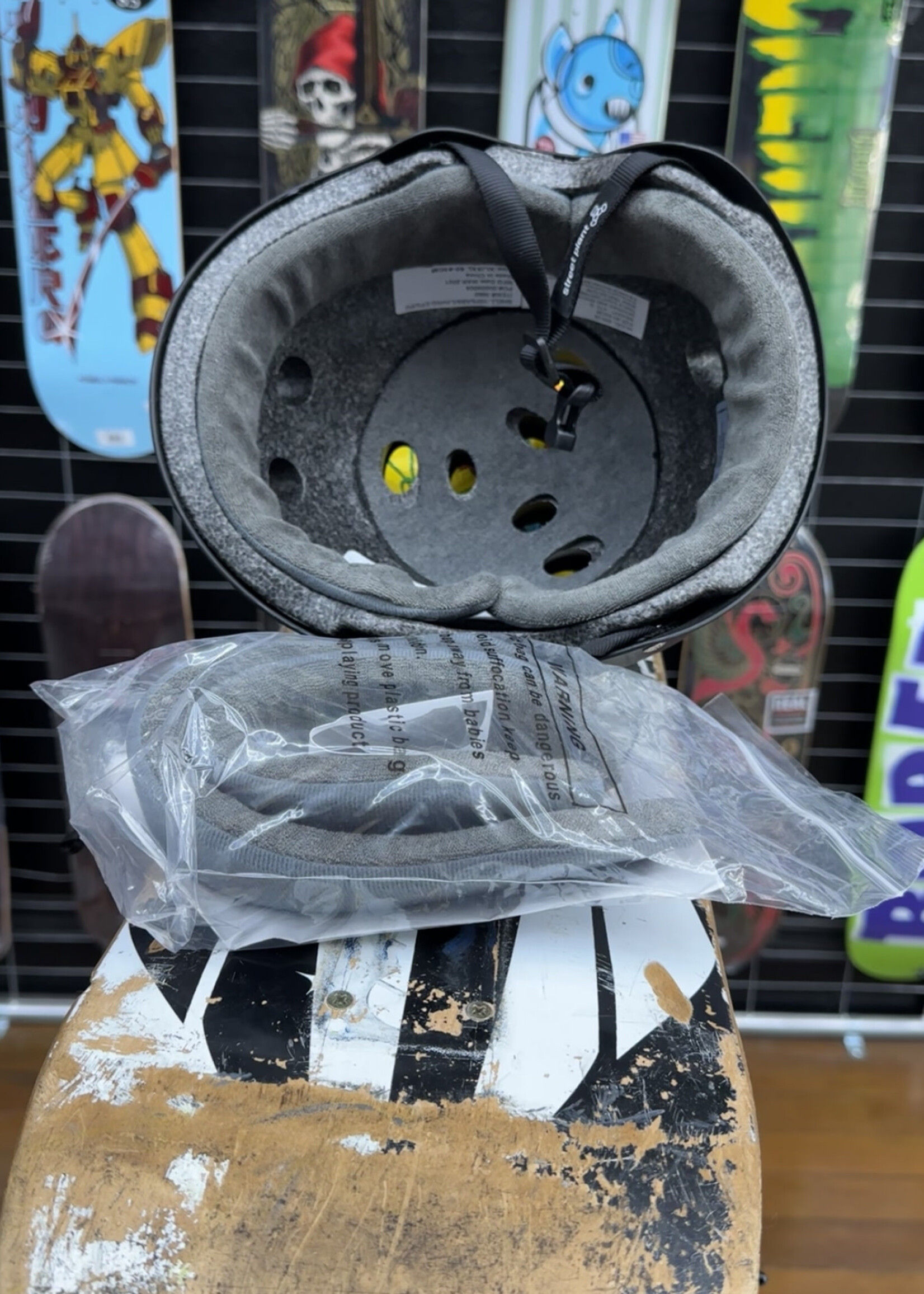 Triple 8 TRIPLE 8 - The Certified Helmet Sweat Saver Street Plant Black Rubber -