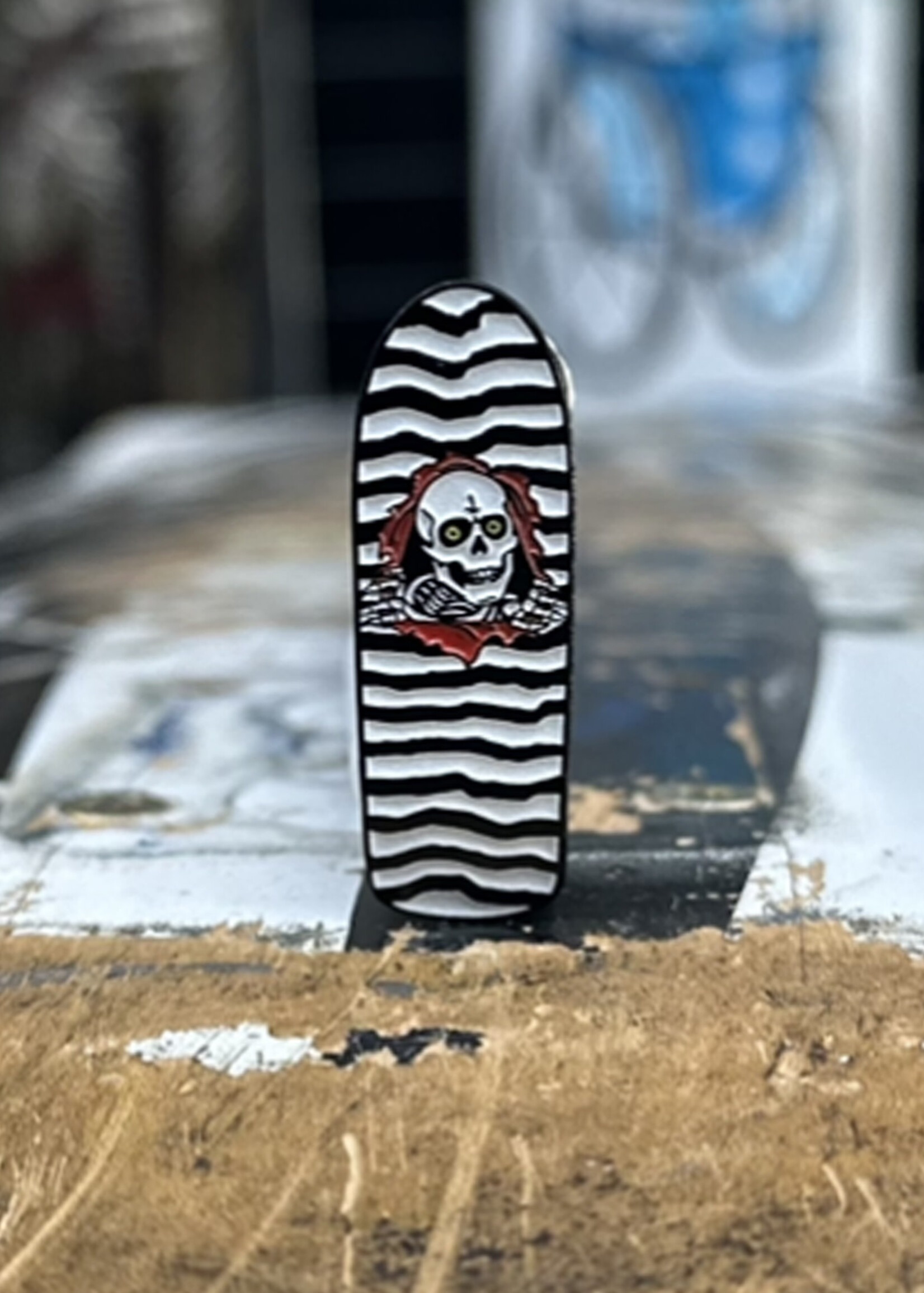 Powell Peralta POWELL PERALTA - Lapel Pin Ripper Deck