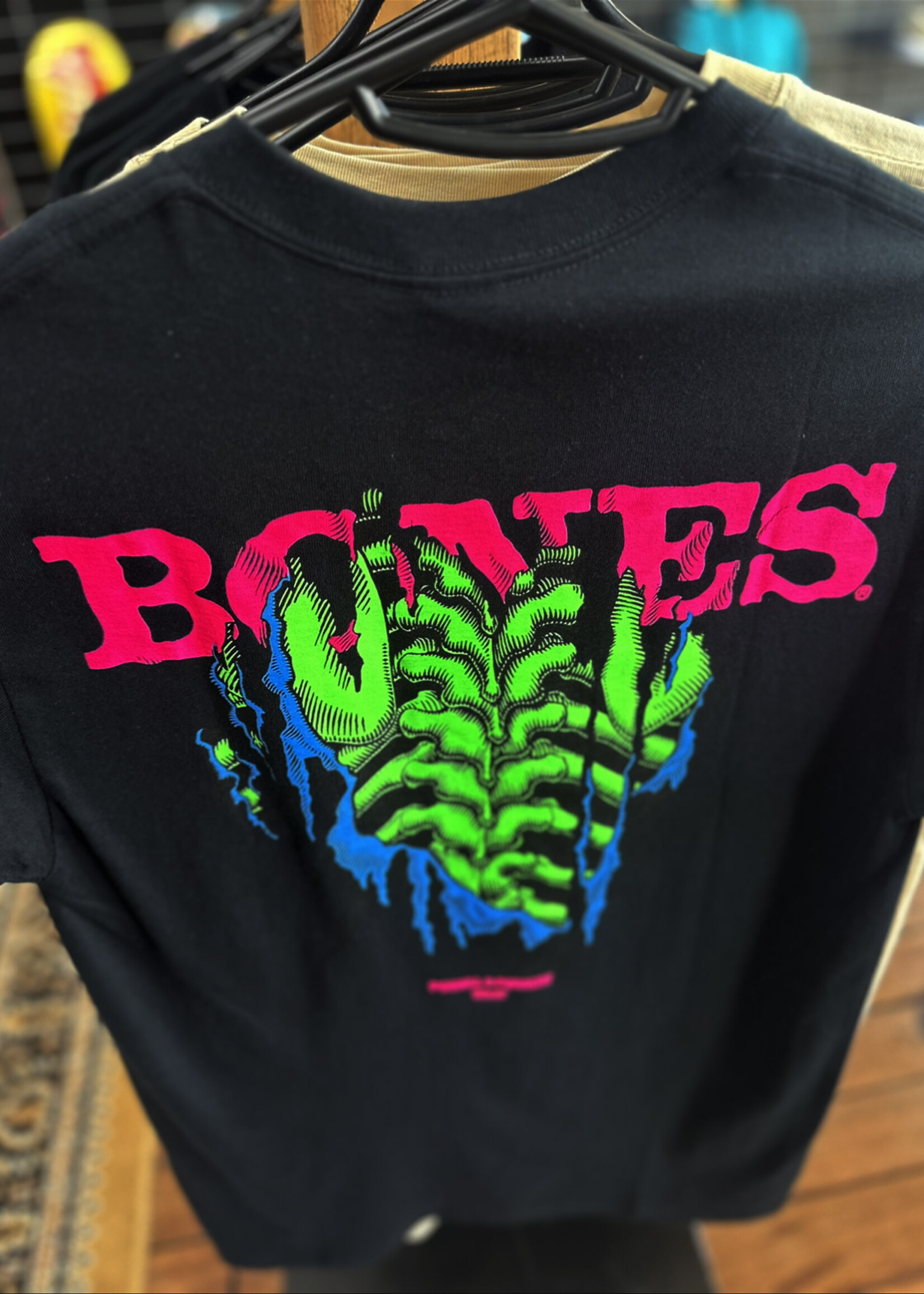 BONES BONES - Shred Blacklight Tee (Glow)