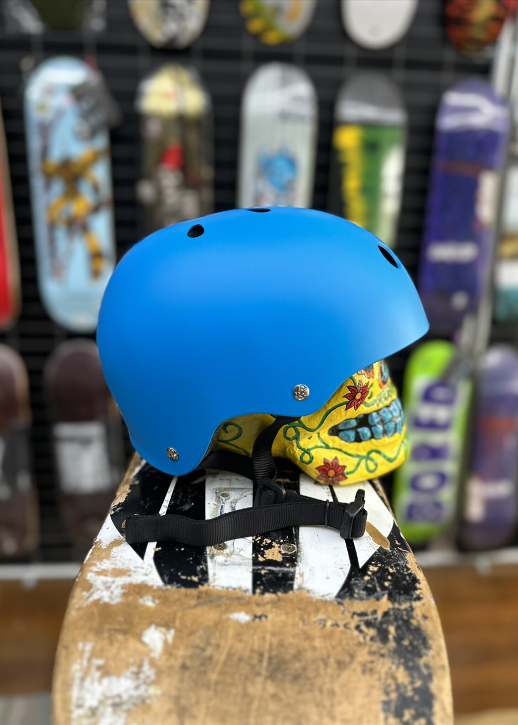 Triple 8 TRIPLE 8 - Lil 8 Certified Staab Helmet Neon Blue Rubber - Youth