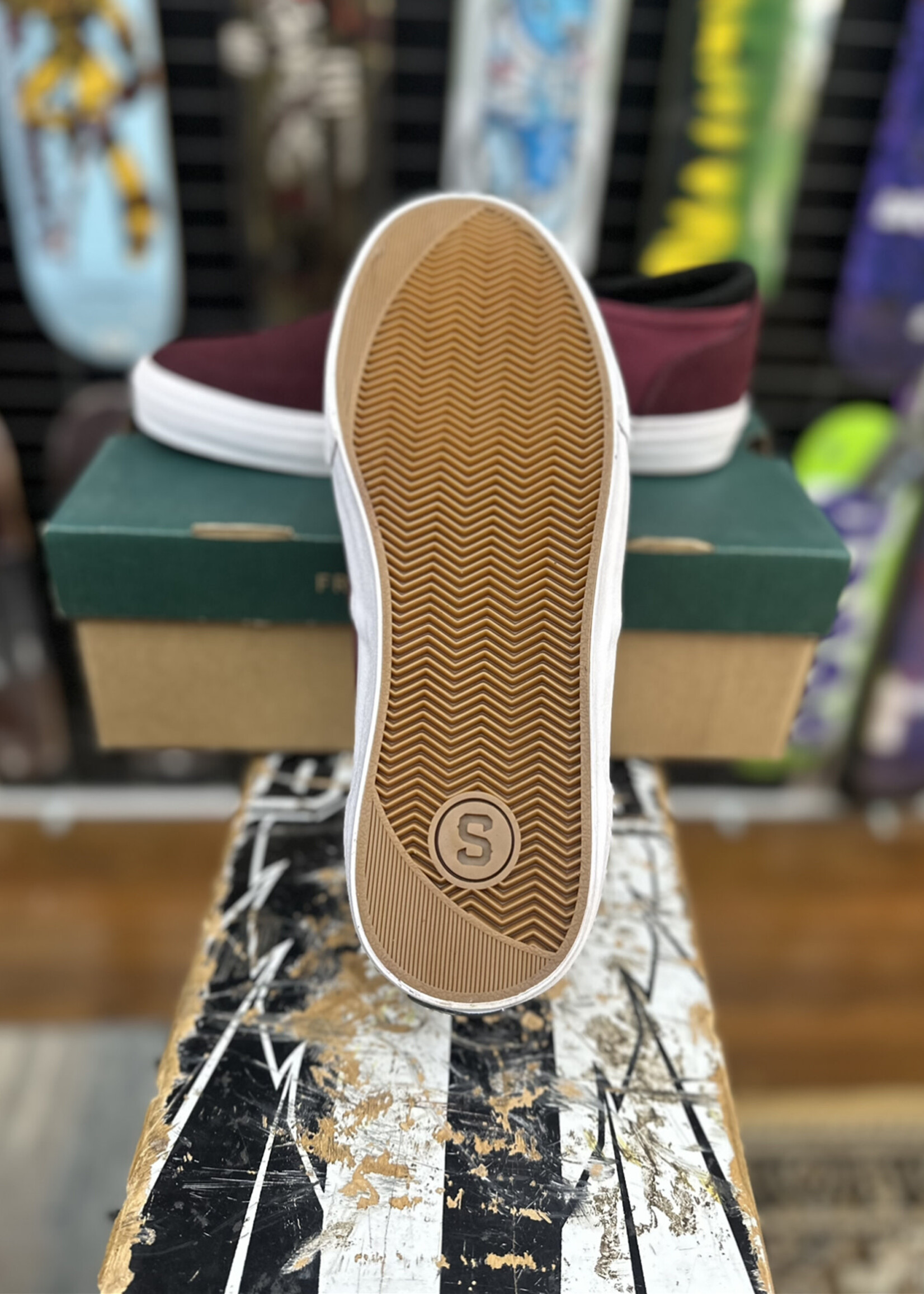 STATE FOOTWARE STATE FOOTWEAR - Keys Slip-on Black Cherry/White Suede - 9 US