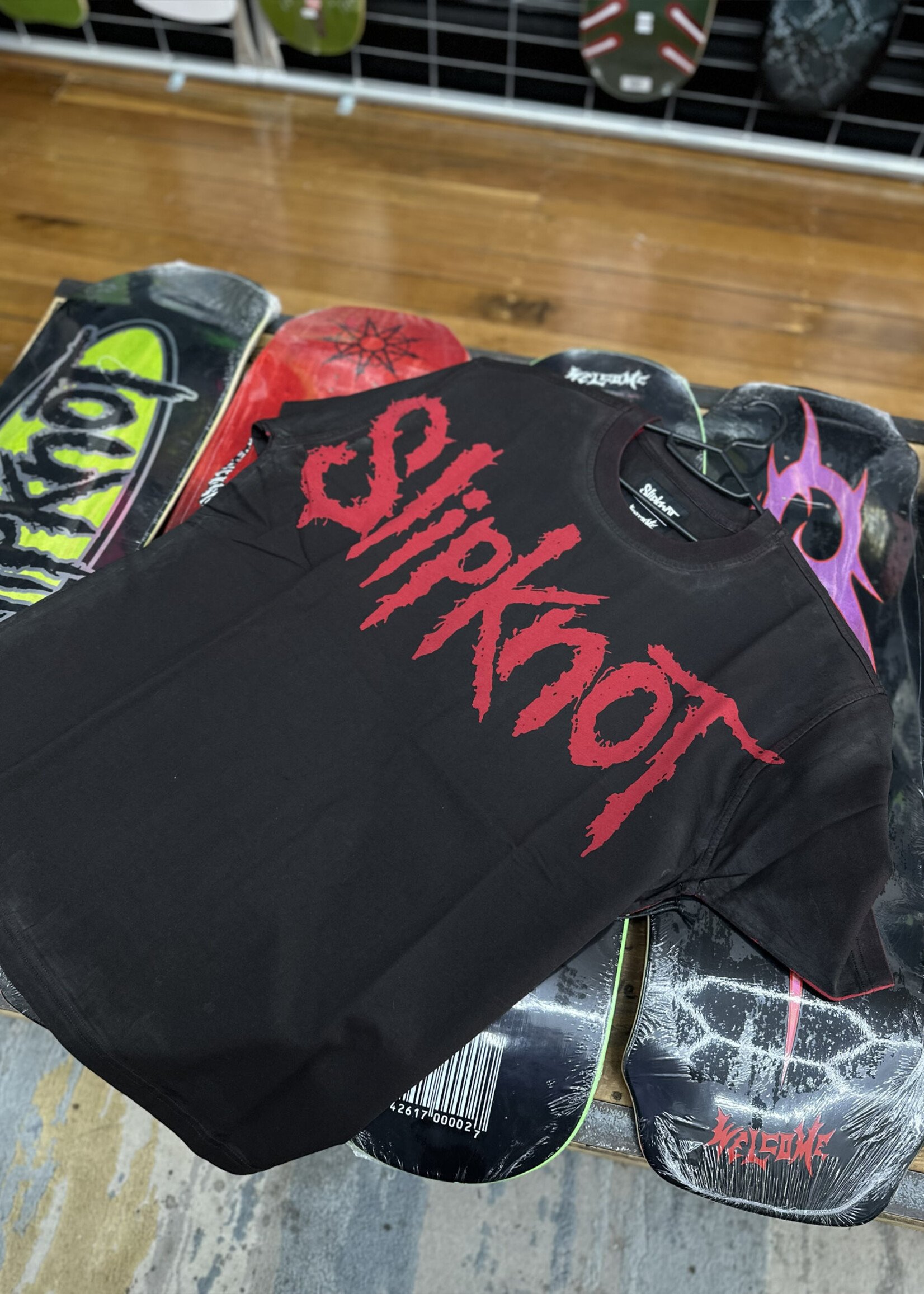 Welcome WELCOME SKATEBOARDS - Slipknot Barcode Overprint Tee Black/Red