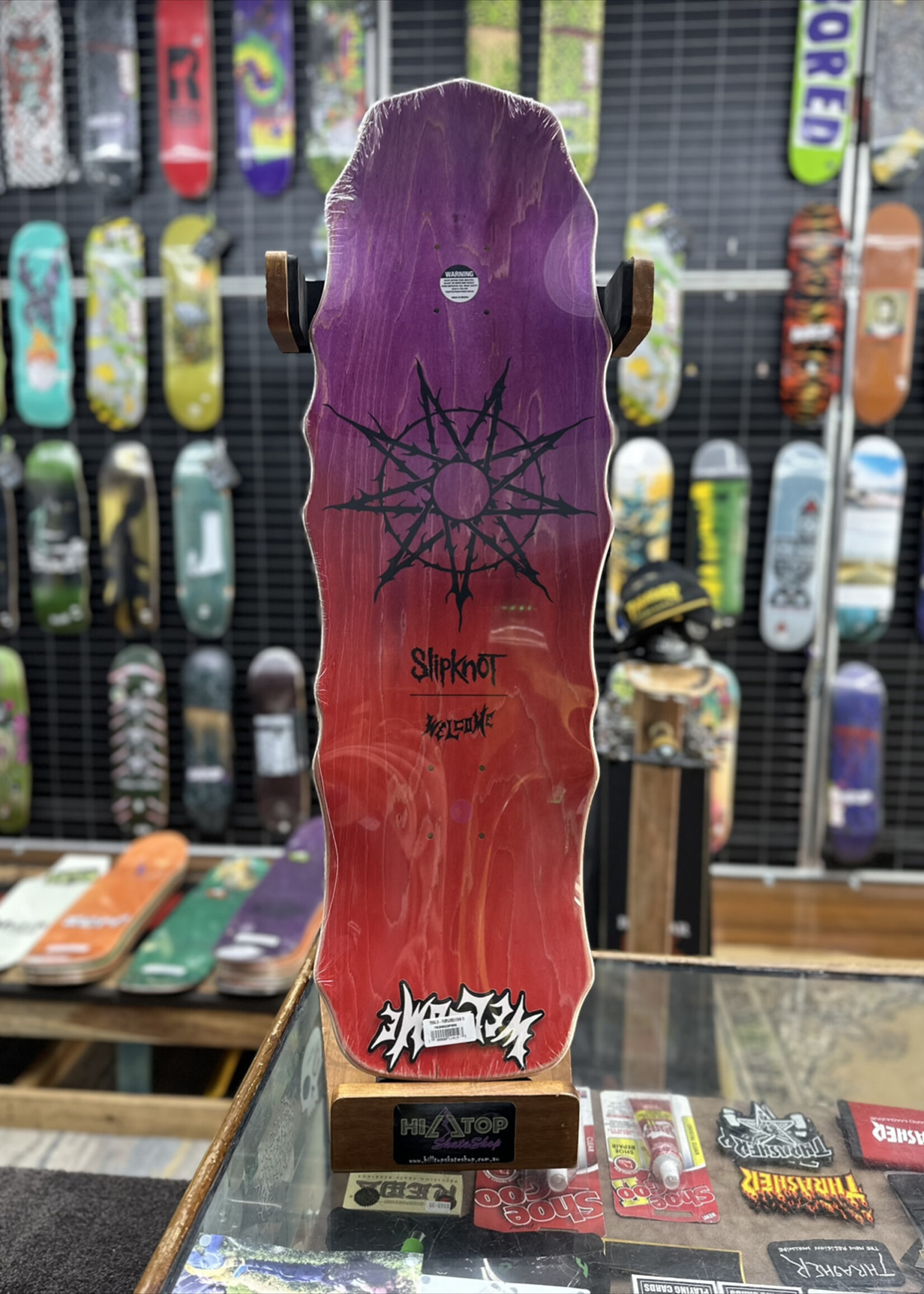 Welcome WELCOME SKATEBOARDS - Slipknot Tribal S on Widow Purple/Red Deck - 9.5"