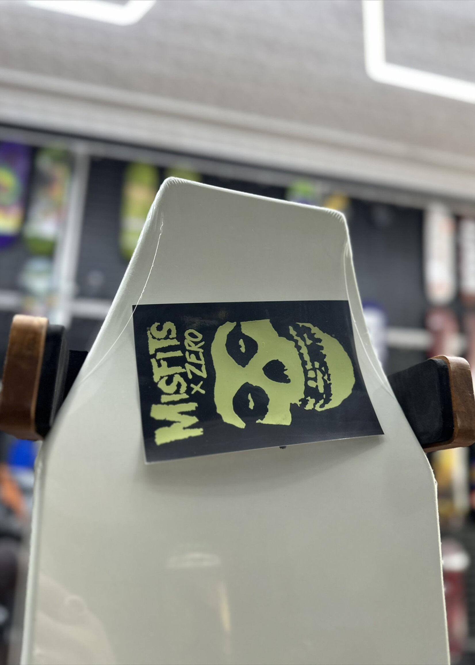 Zero ZERO - Misfits - Glow Fiend Coffin - 9.5"