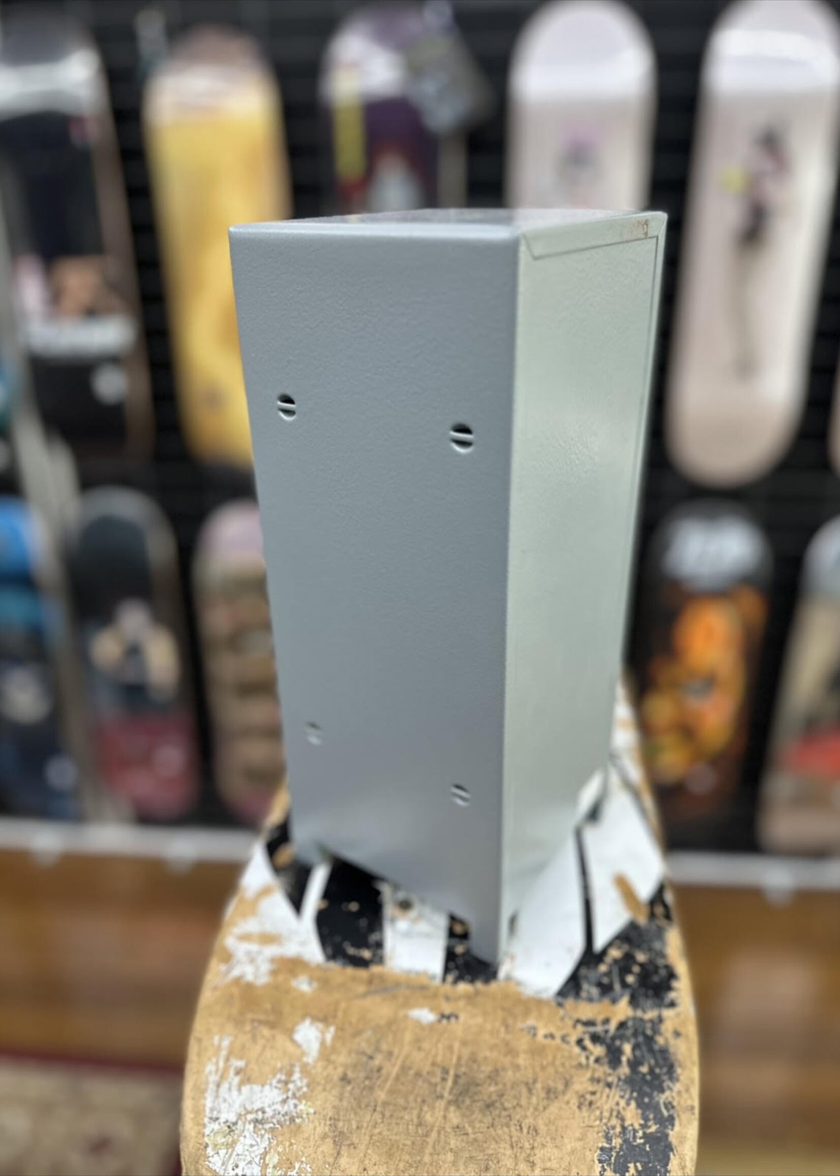 Hilltop Skateshop HILLTOP SKATESHOP - Customisable Desktop Mini Locker Storage