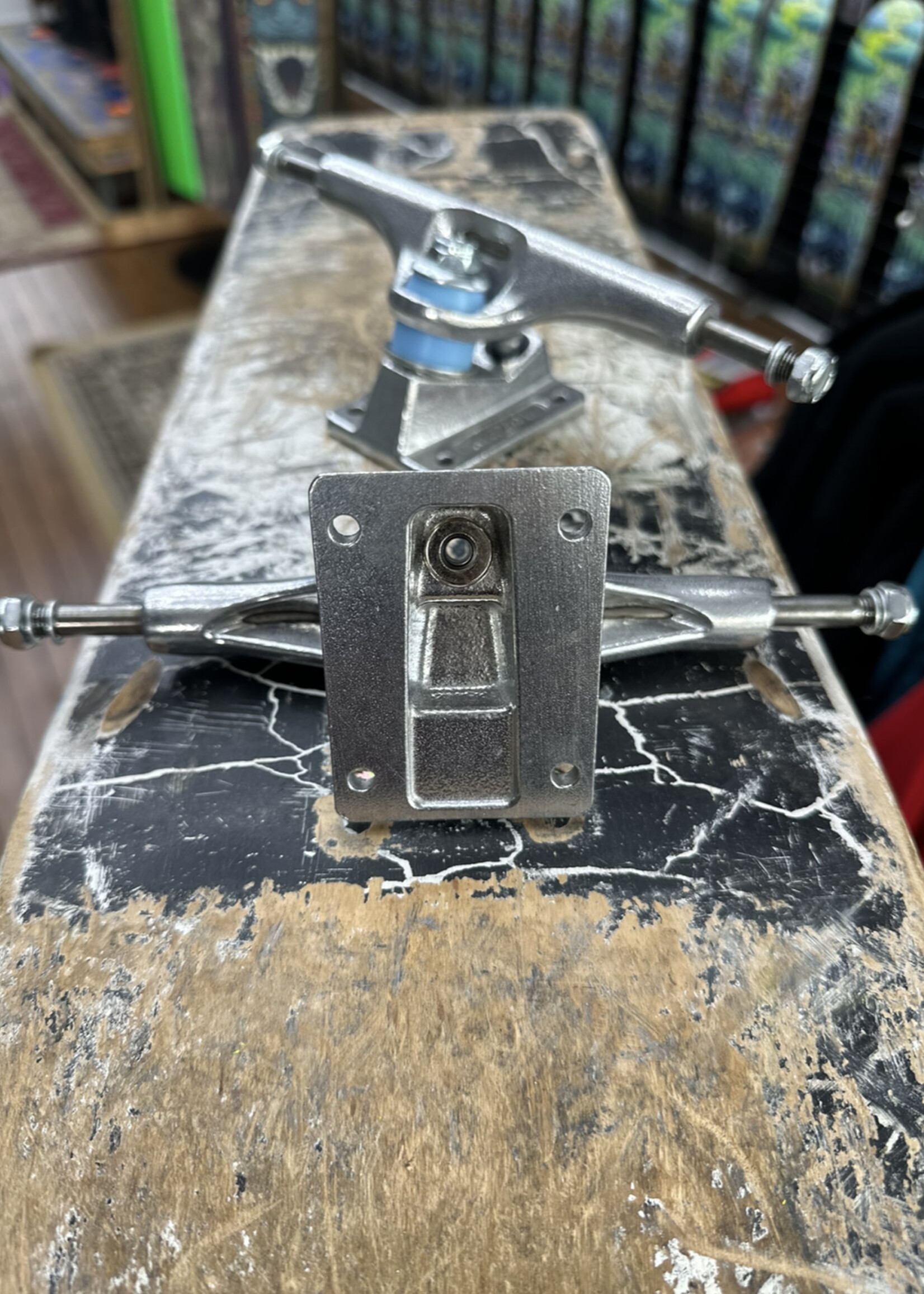 Metal Trucks METAL TRUCKS - Hollow Kingpin Raw Polished Pair