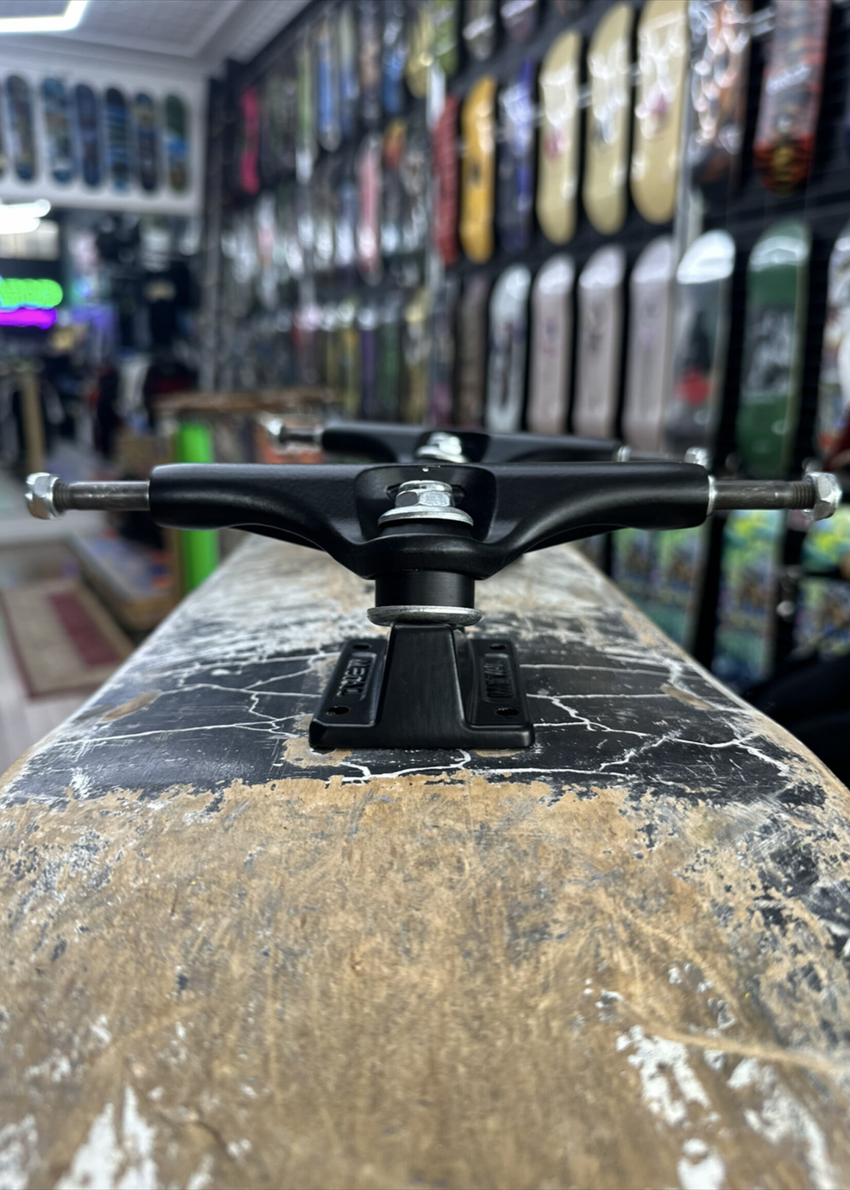 Metal Trucks METAL TRUCKS - Hollow Kingpin Black/Black Pair