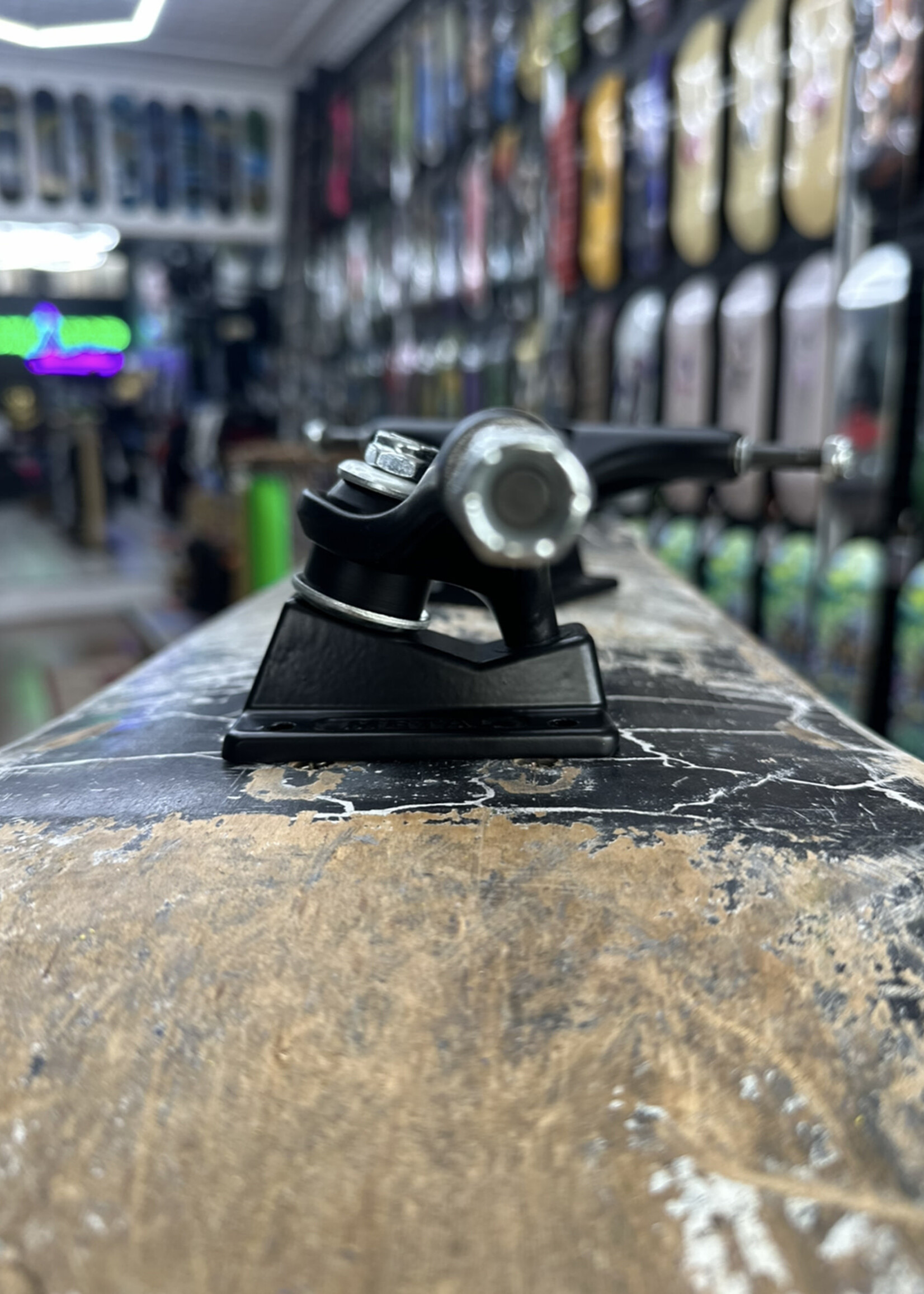 Metal Trucks METAL TRUCKS - Hollow Kingpin Black/Black Pair