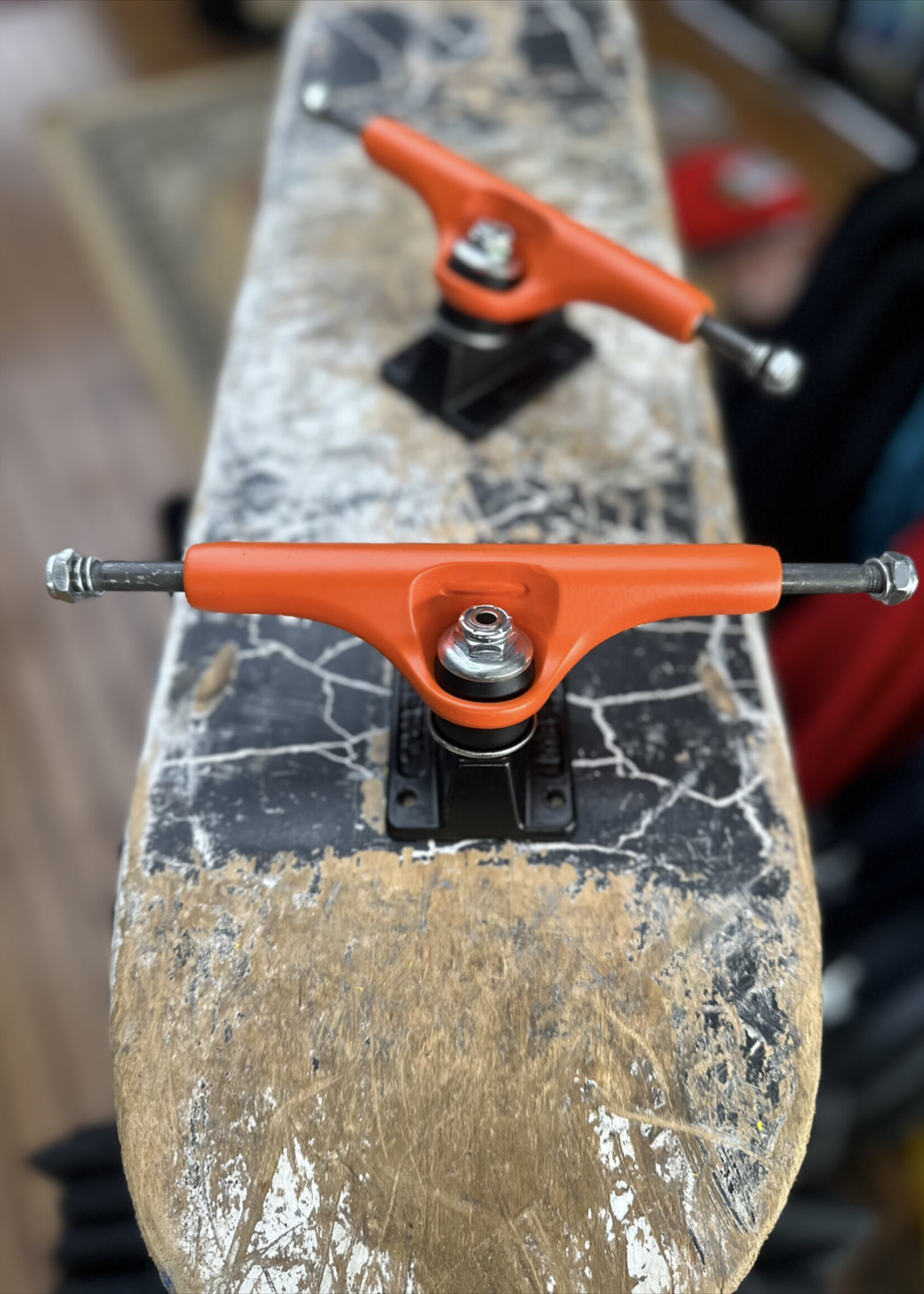 Metal Trucks METAL TRUCKS - Hollow Kingpin Orange/Black Pair