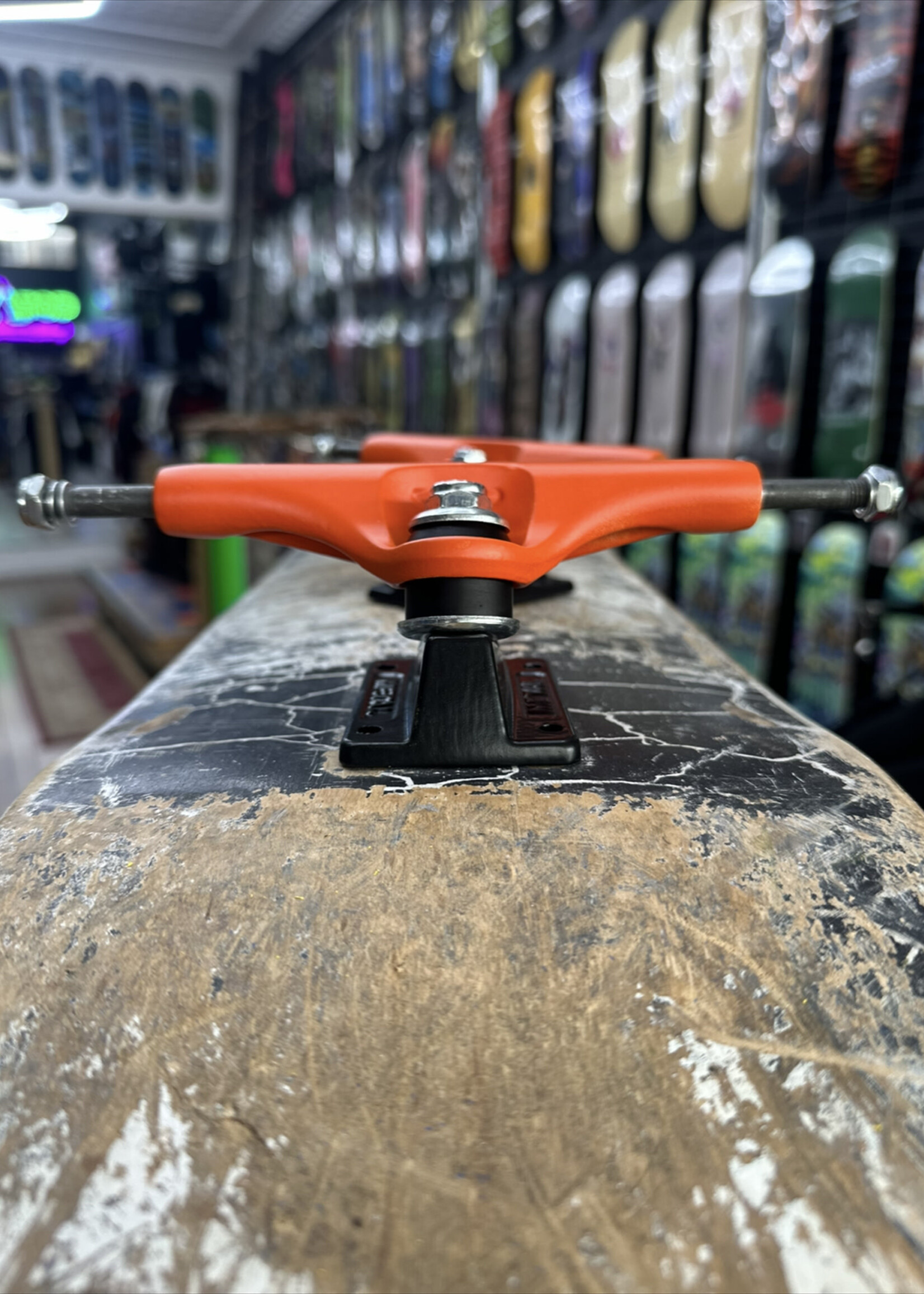 Metal Trucks METAL TRUCKS - Hollow Kingpin Orange/Black Pair