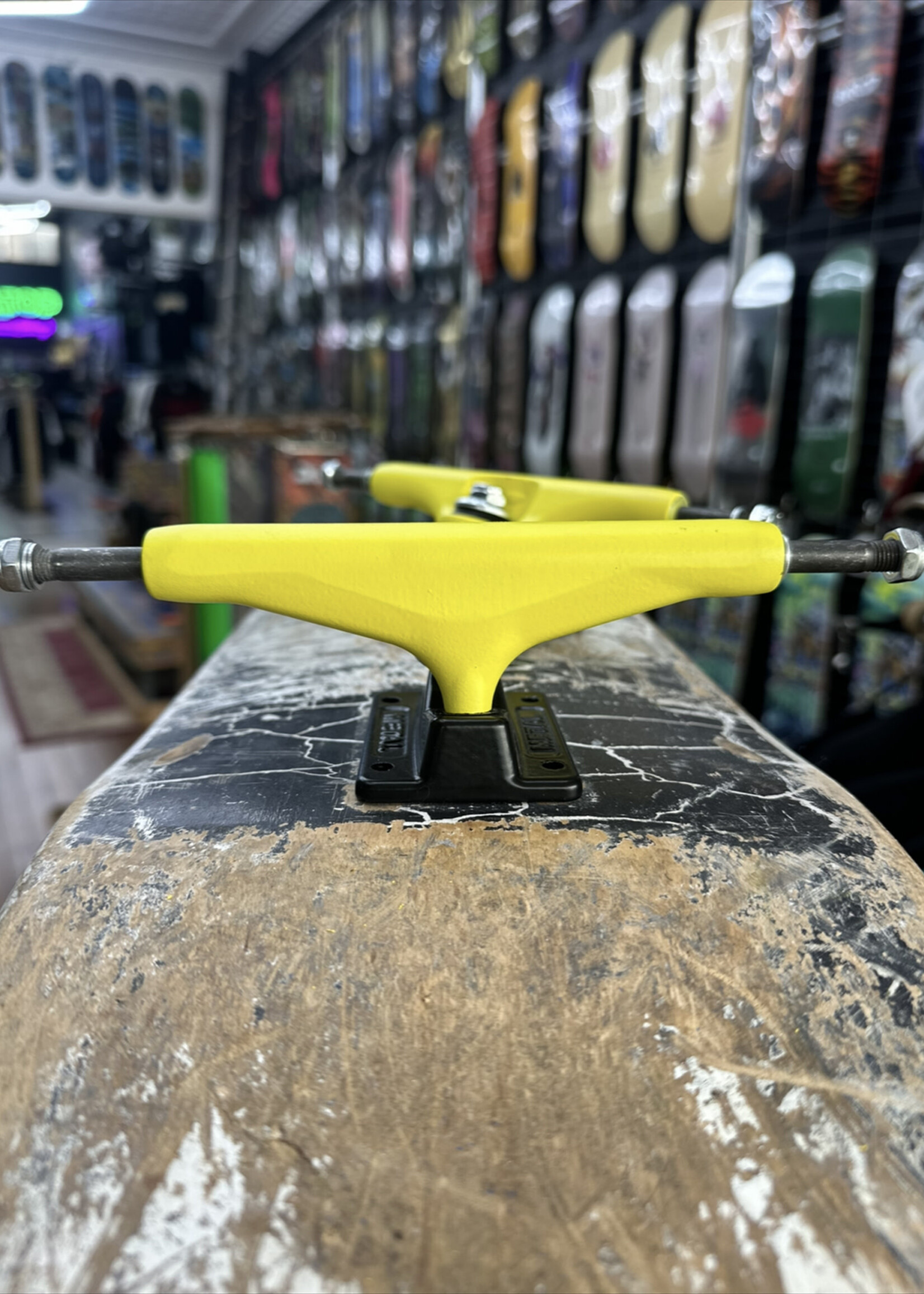 Metal Trucks METAL TRUCKS - Hollow Kingpin Yellow/Black Pair