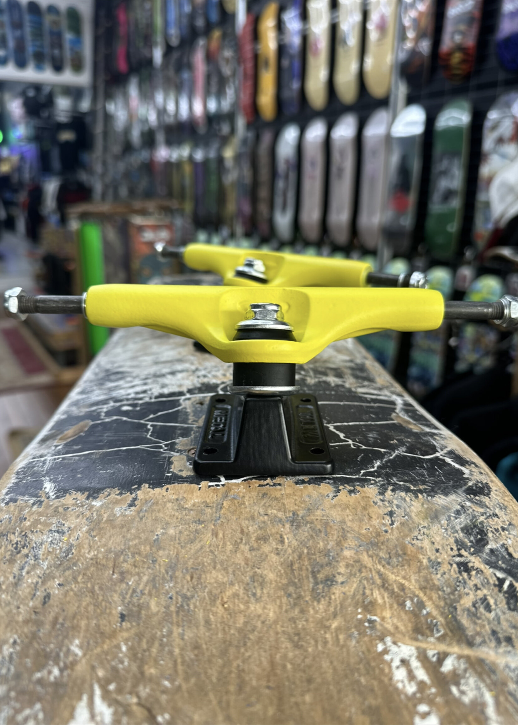 Metal Trucks METAL TRUCKS - Hollow Kingpin Yellow/Black Pair