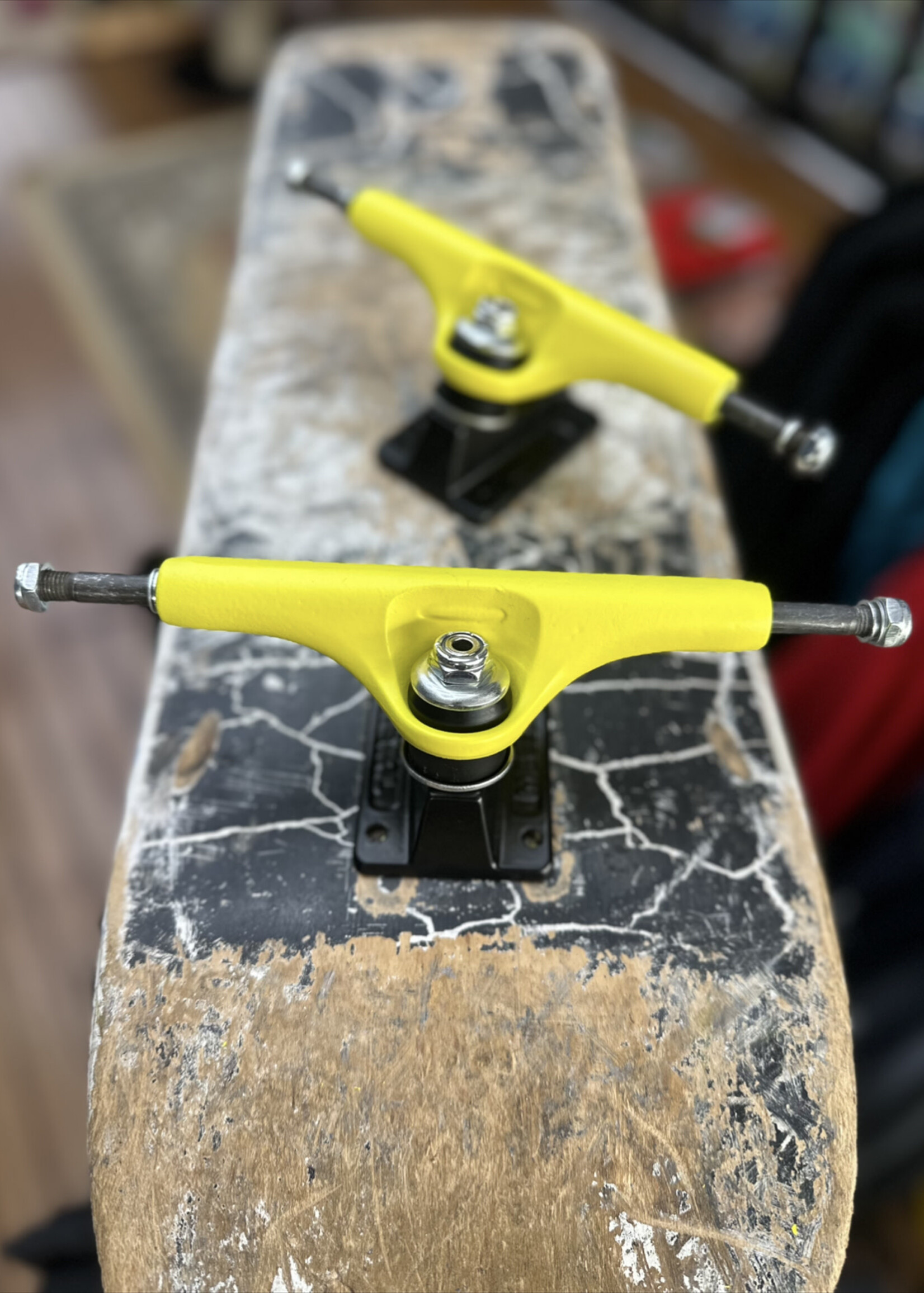 Metal Trucks METAL TRUCKS - Hollow Kingpin Yellow/Black Pair