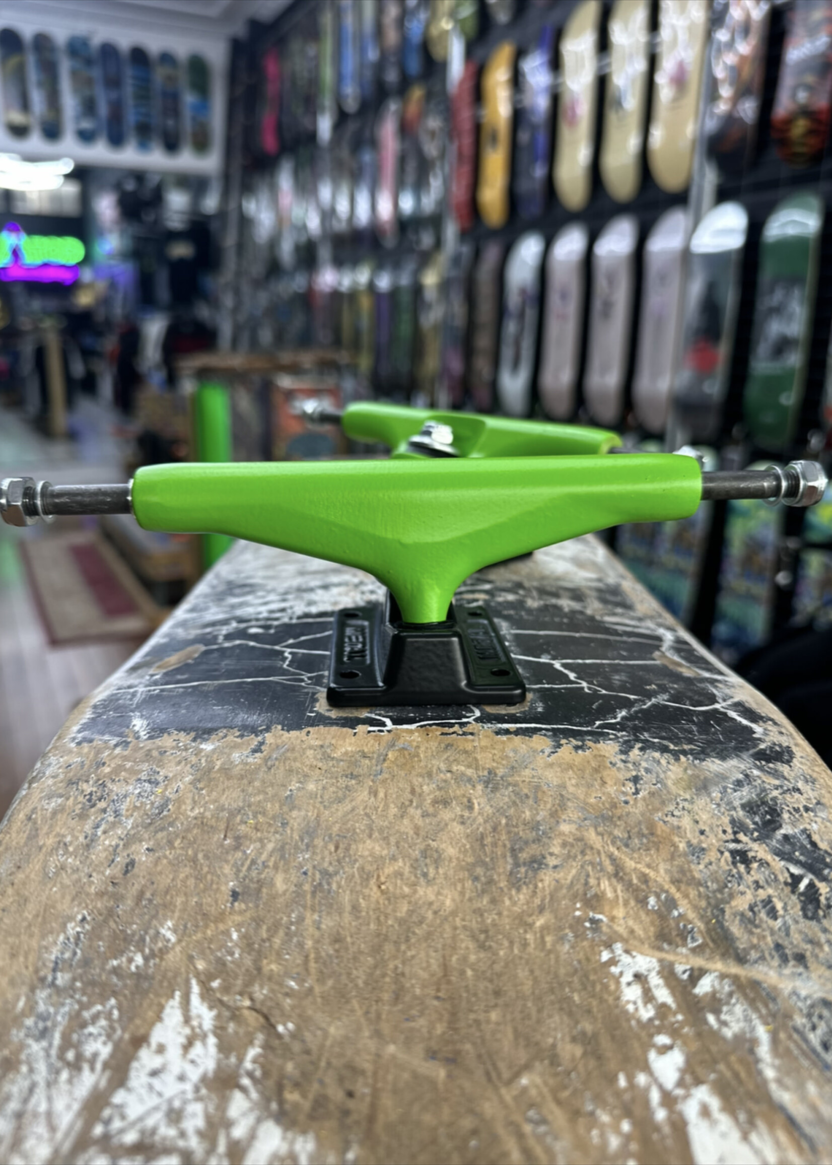 Metal Trucks METAL TRUCKS - Hollow Kingpin Green/Black Pair