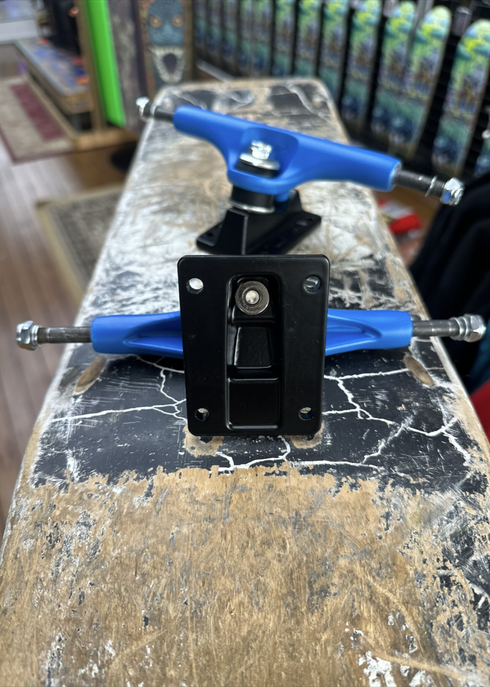 Metal Trucks METAL TRUCKS - Hollow Kingpin Blue/Black Pair