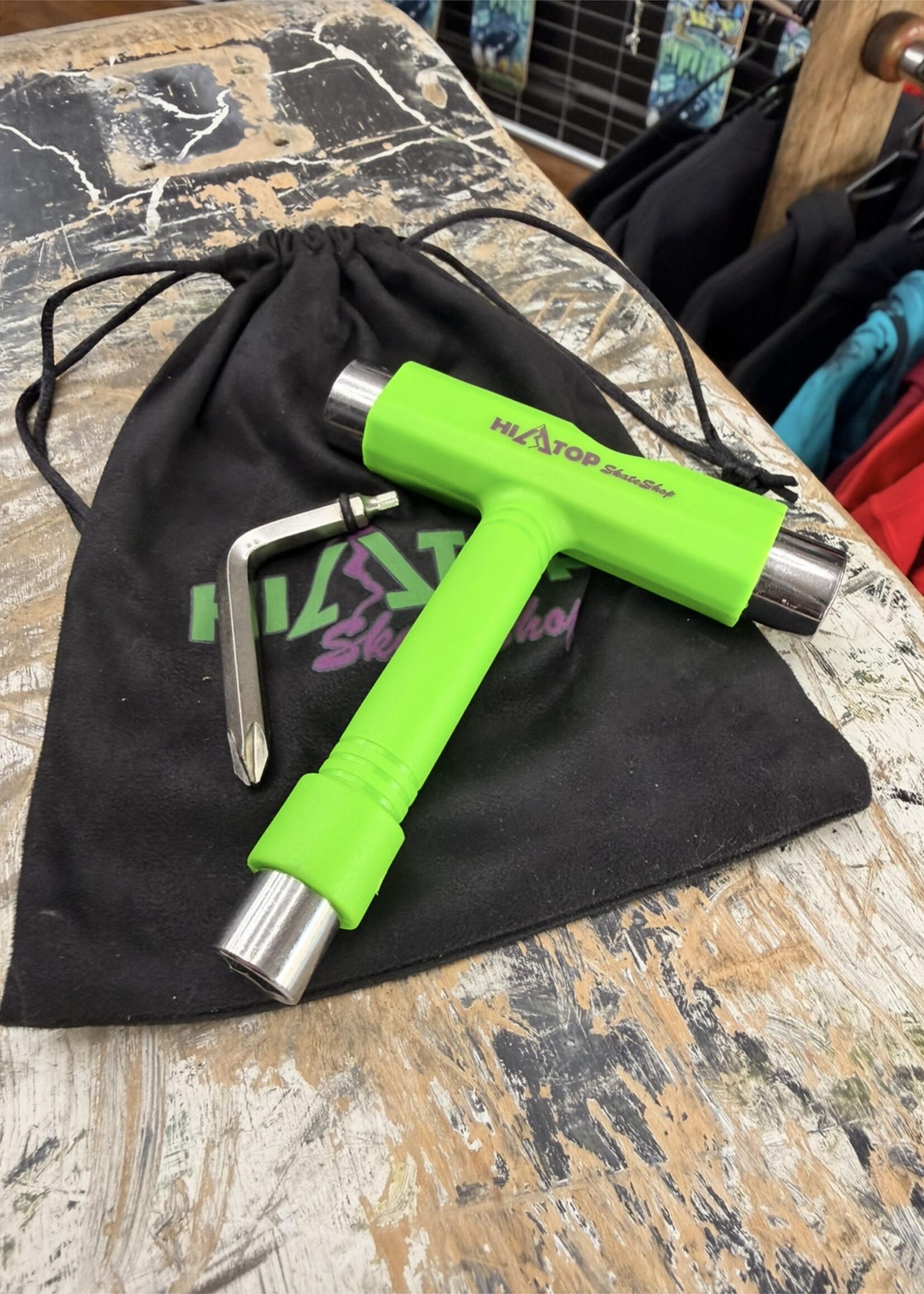 Hilltop Skateshop HILLTOP SKATESHOP - Skateboard T-Tool & Suede Carry Bag