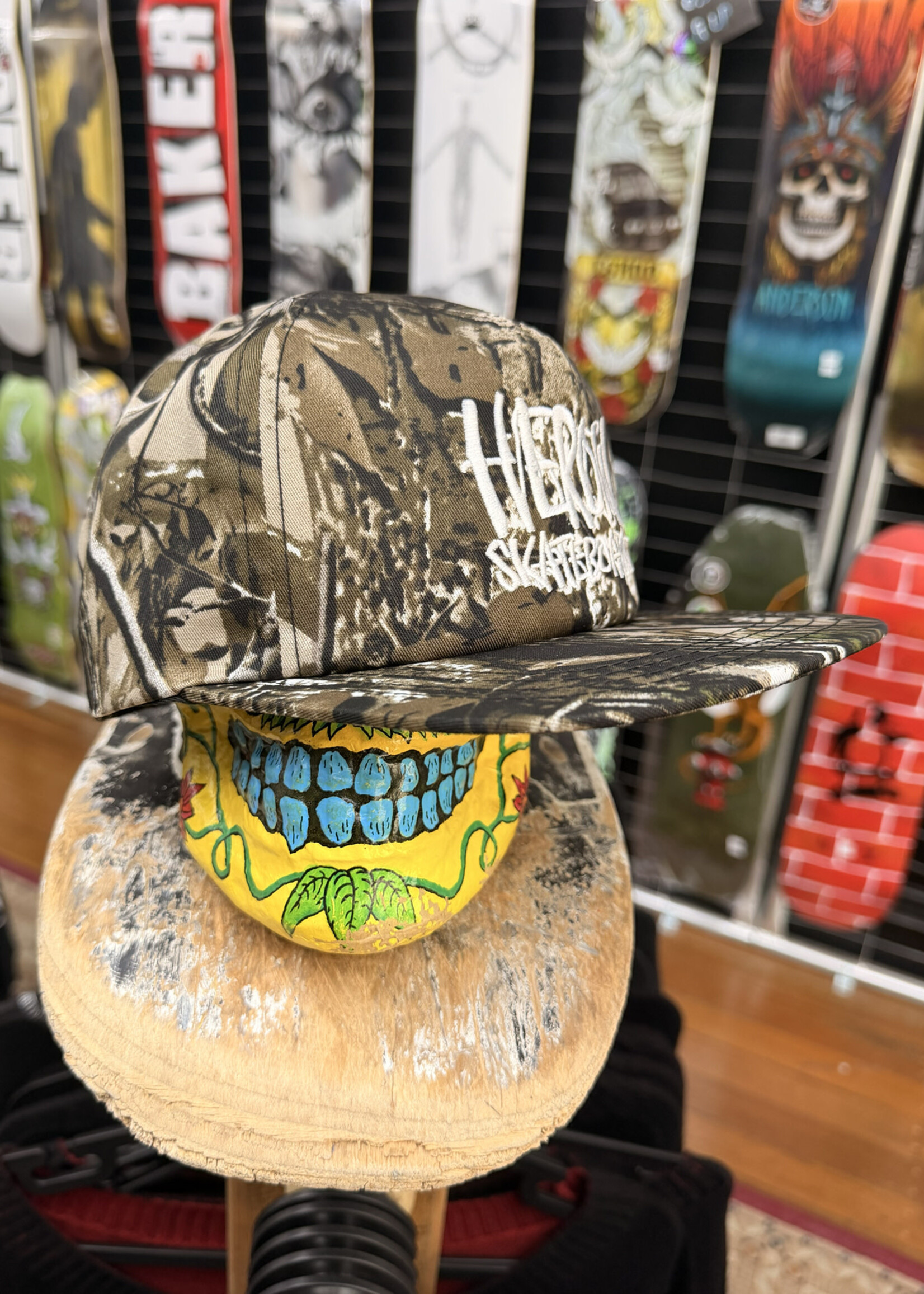 HEROIN SKATEBOARDS HEROIN SKATEBOARDS - Script Camo Snapback Cap