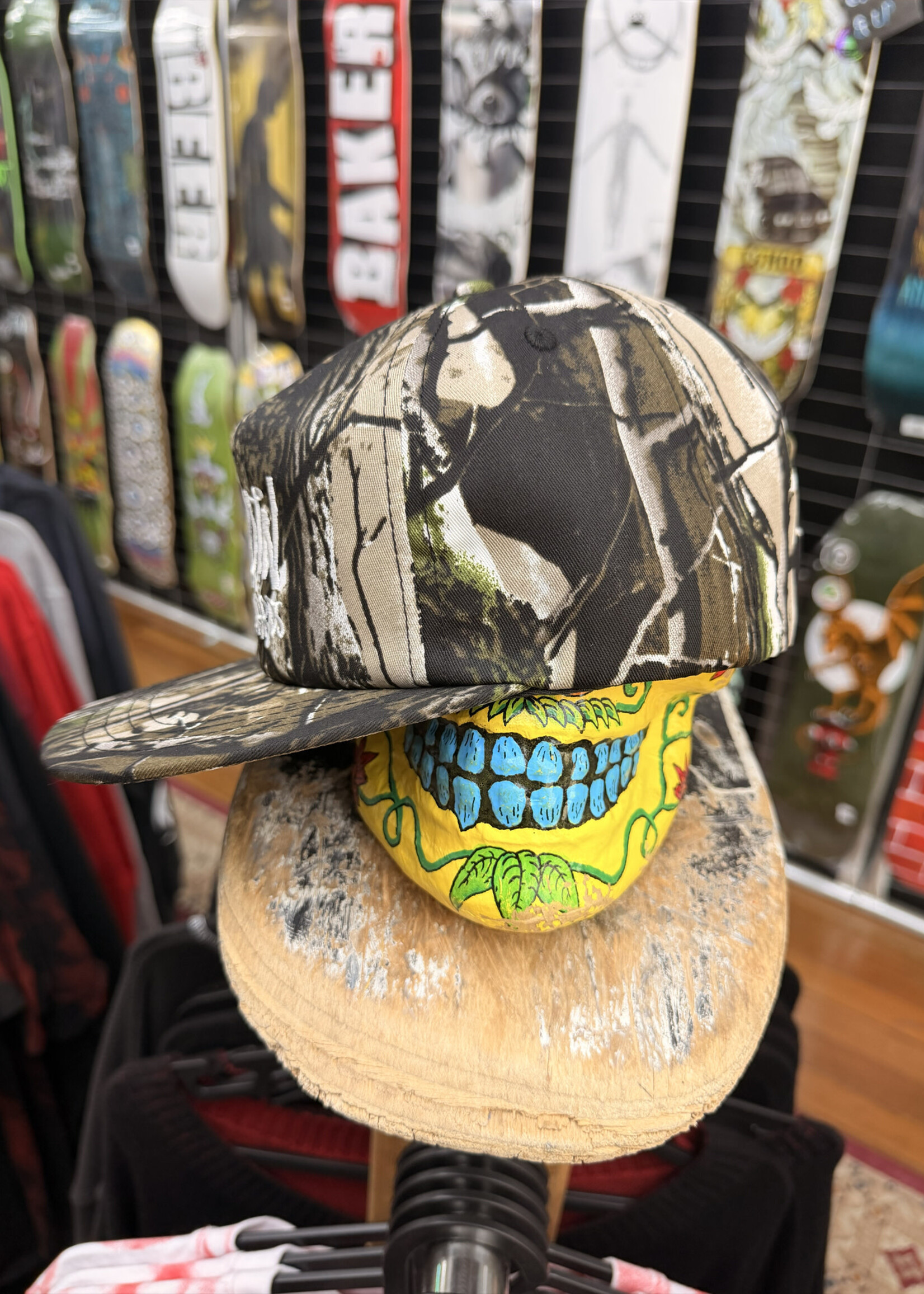 HEROIN SKATEBOARDS HEROIN SKATEBOARDS - Script Camo Snapback Cap