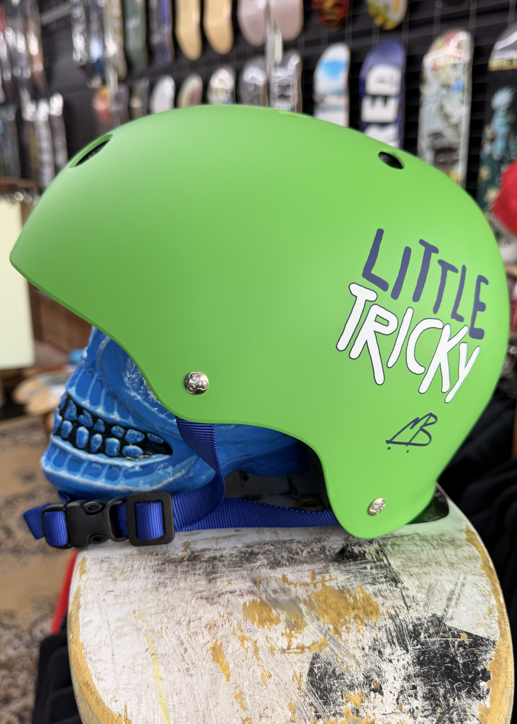 Triple 8 TRIPLE 8 - Certified Little Tricky Helmet V2 Matte Green - Junior