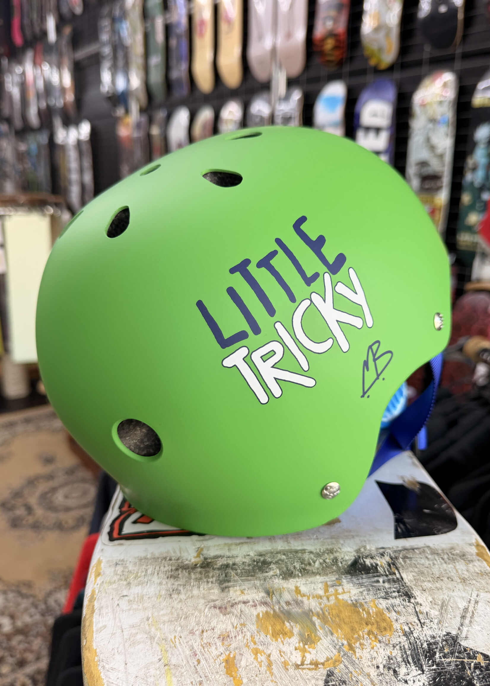 Triple 8 TRIPLE 8 - Certified Little Tricky Helmet V2 Matte Green - Junior