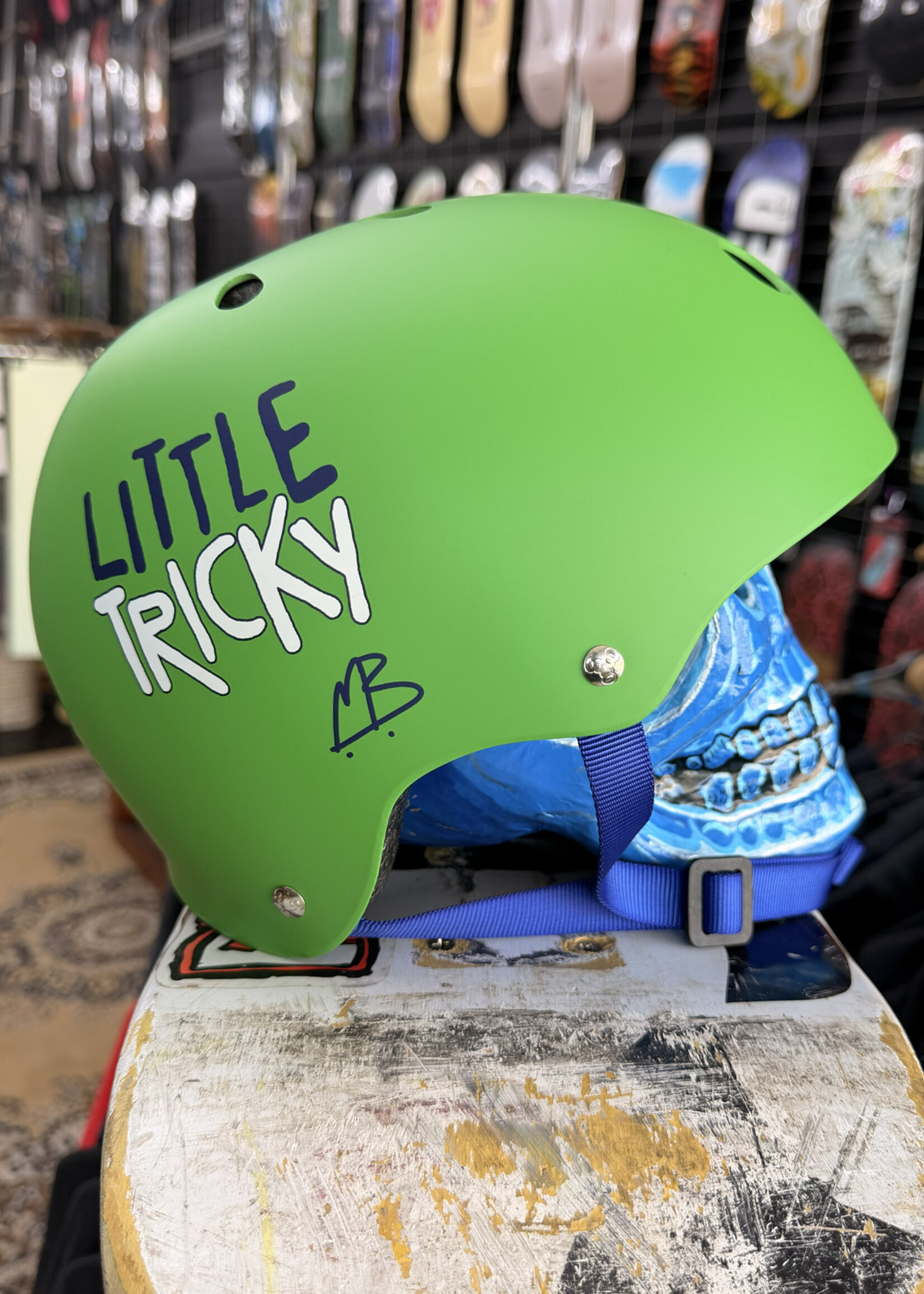 Triple 8 TRIPLE 8 - Certified Little Tricky Helmet V2 Matte Green - Junior