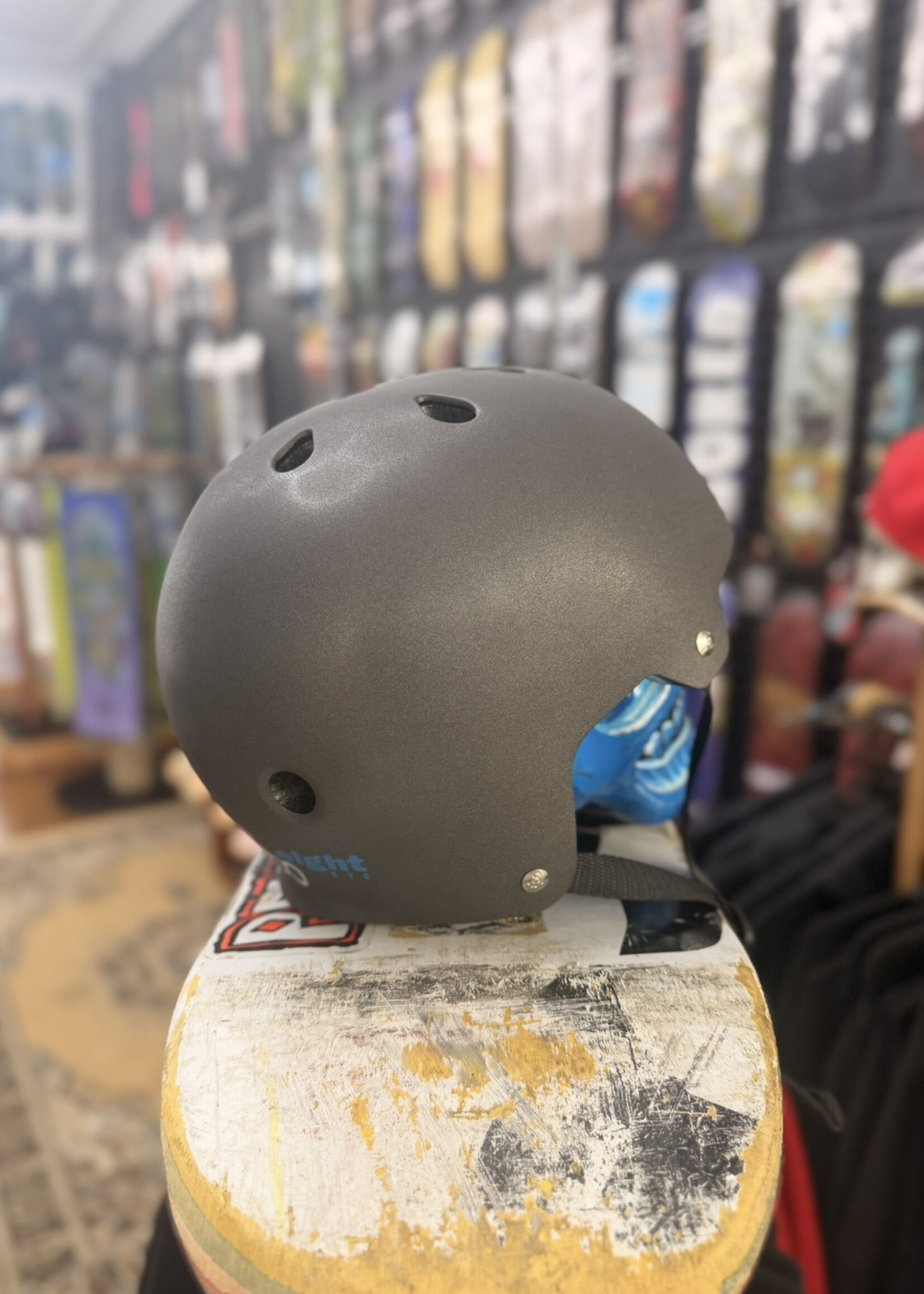 Triple 8 TRIPLE 8 - Certified SweatSaver Darklight Colour Shift Helmet
