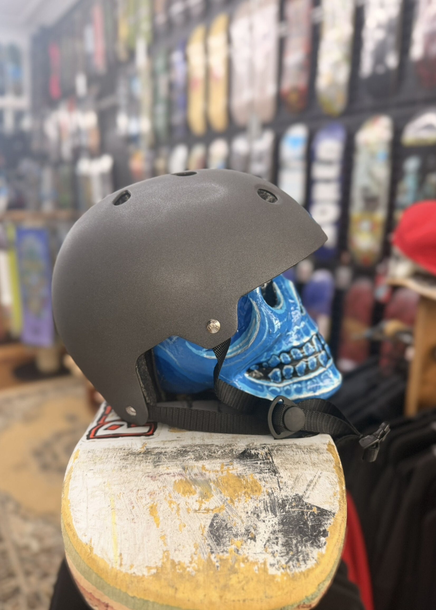 Triple 8 TRIPLE 8 - Certified SweatSaver Darklight Colour Shift Helmet