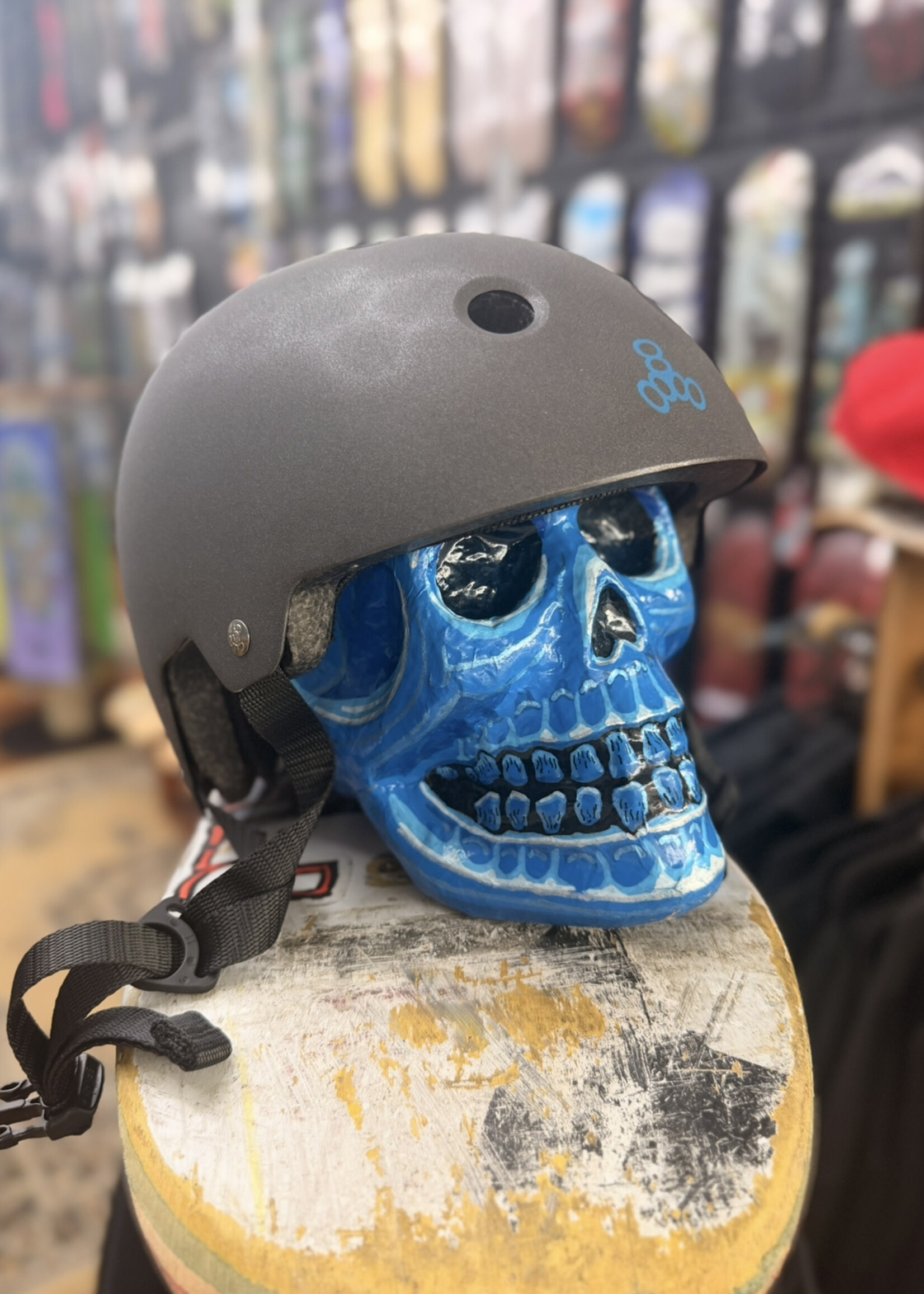 Triple 8 TRIPLE 8 - Certified SweatSaver Darklight Colour Shift Helmet