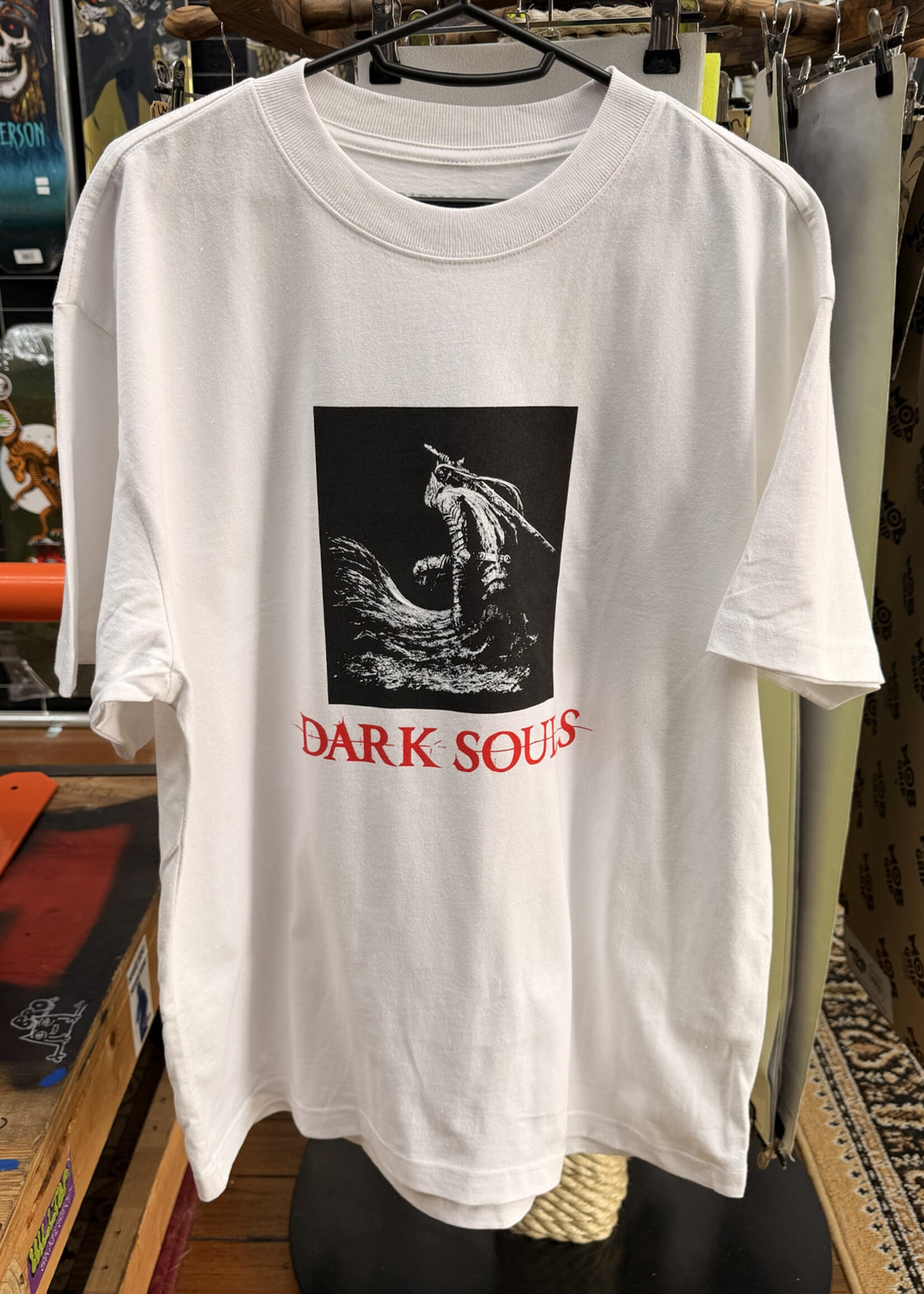 Welcome WELCOME SKATEBOARDS - Dark Souls Grave Boxy White Tee